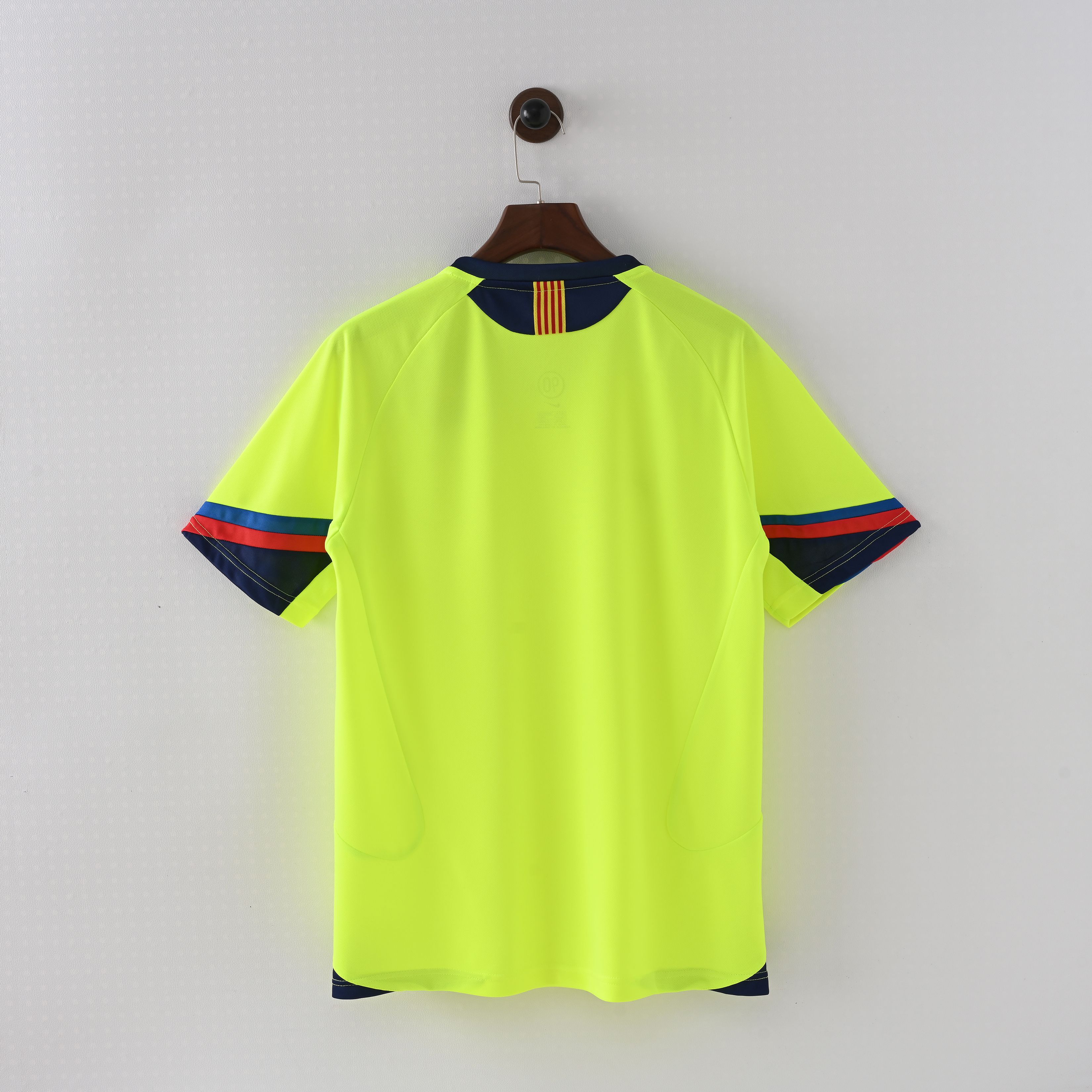 2005/2006 Barcelona Away Retro Football Shirt