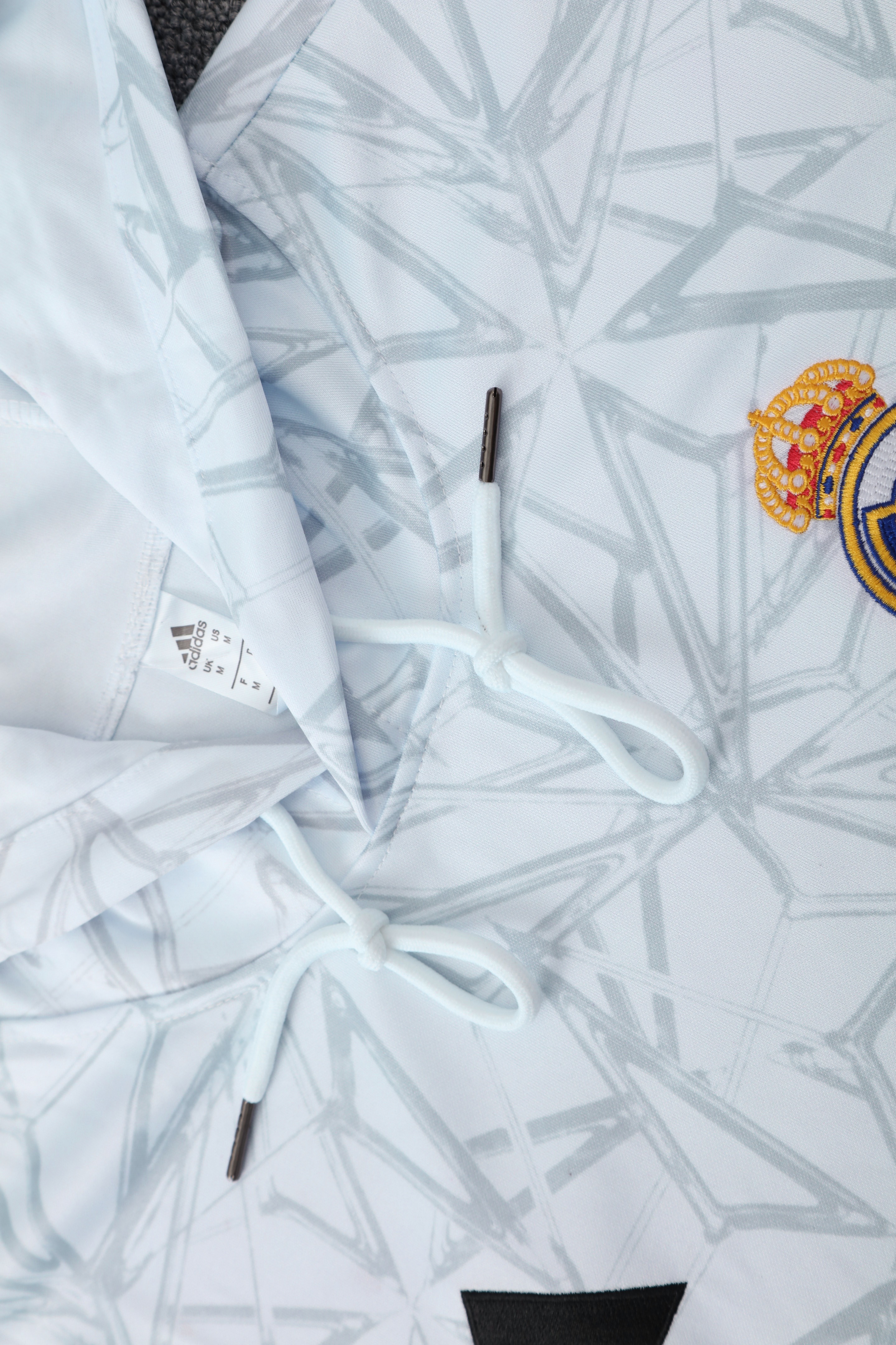 2025/2026 Real Madrid Adult Long Sleeve Hood Kit