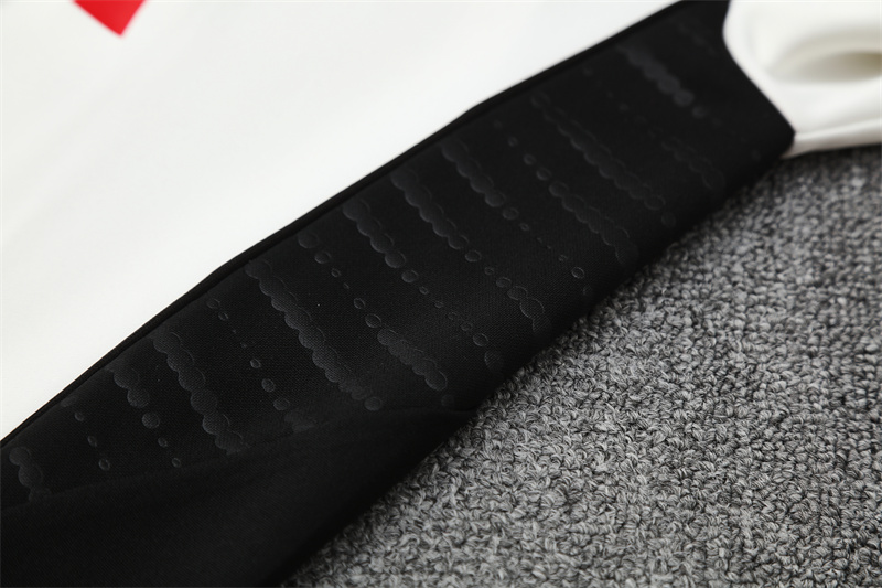 2025/2026 Liverpool Light Gray Adult Half Zip Training Suit (Adult Kit)