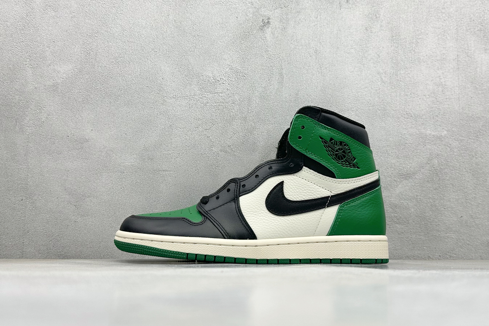 Nike Air Jordan 1