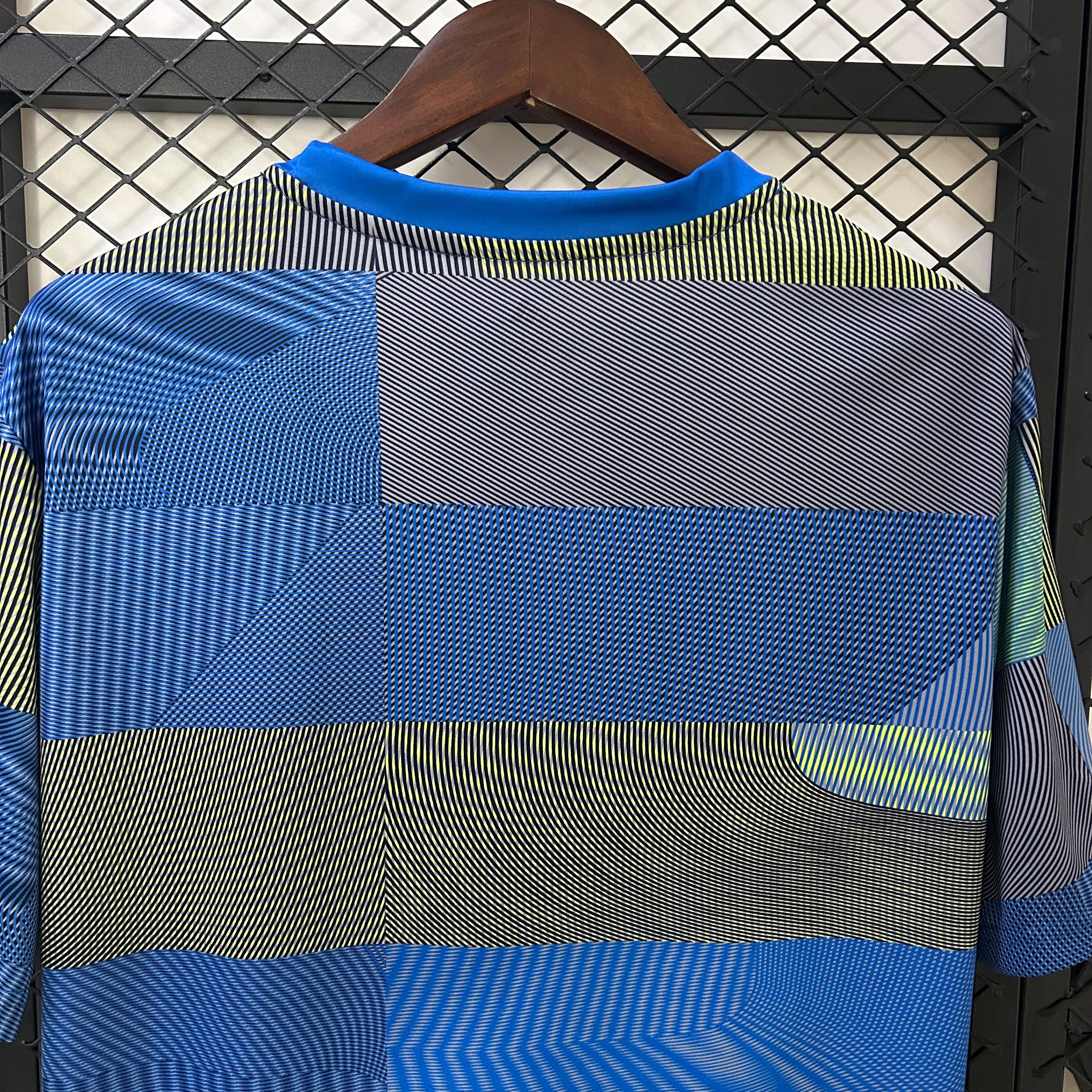 2025/2026 Real Madrid Special Edition Football Shirt （Fan Edition）