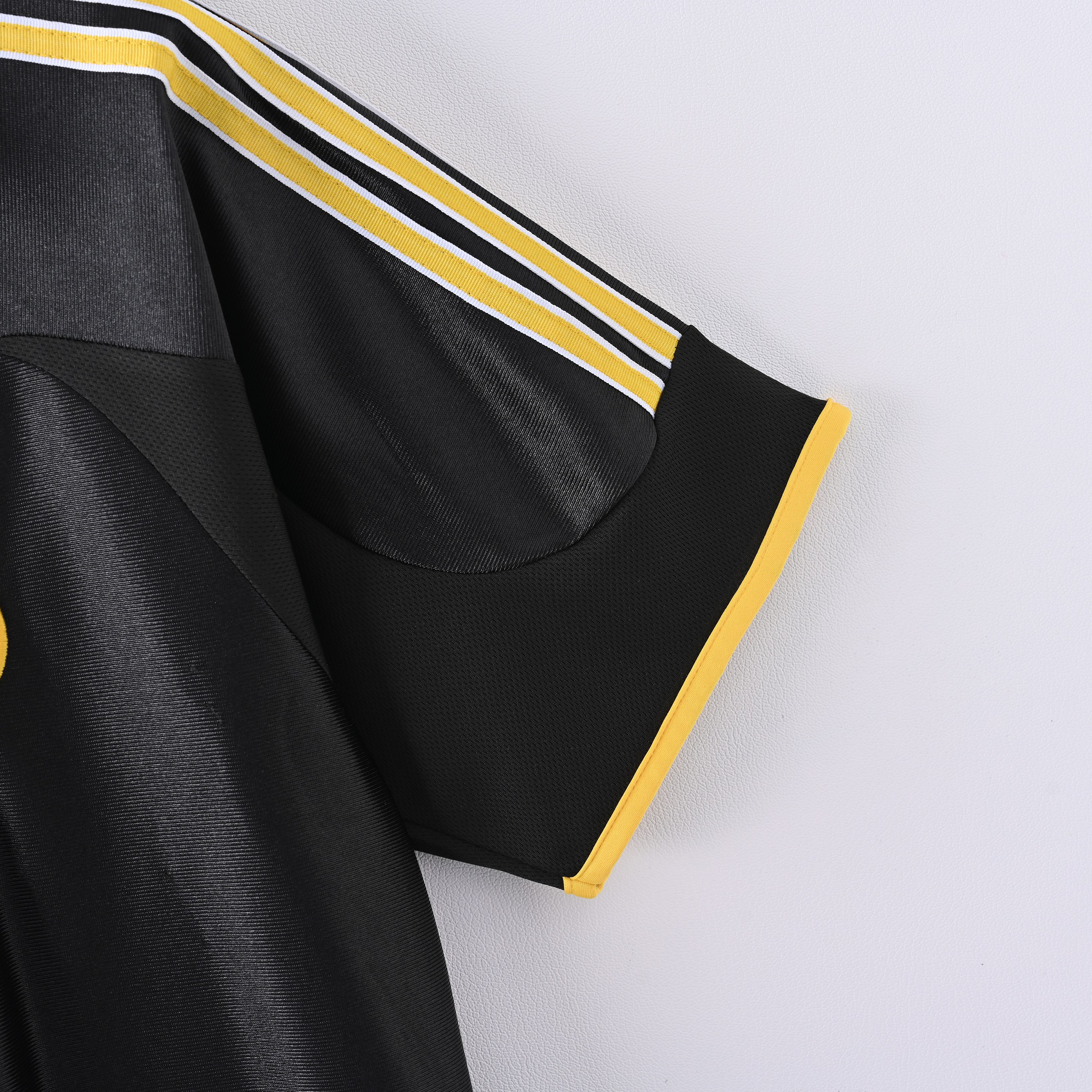 1998/2000 Real Madrid Away Retro Football Shirt