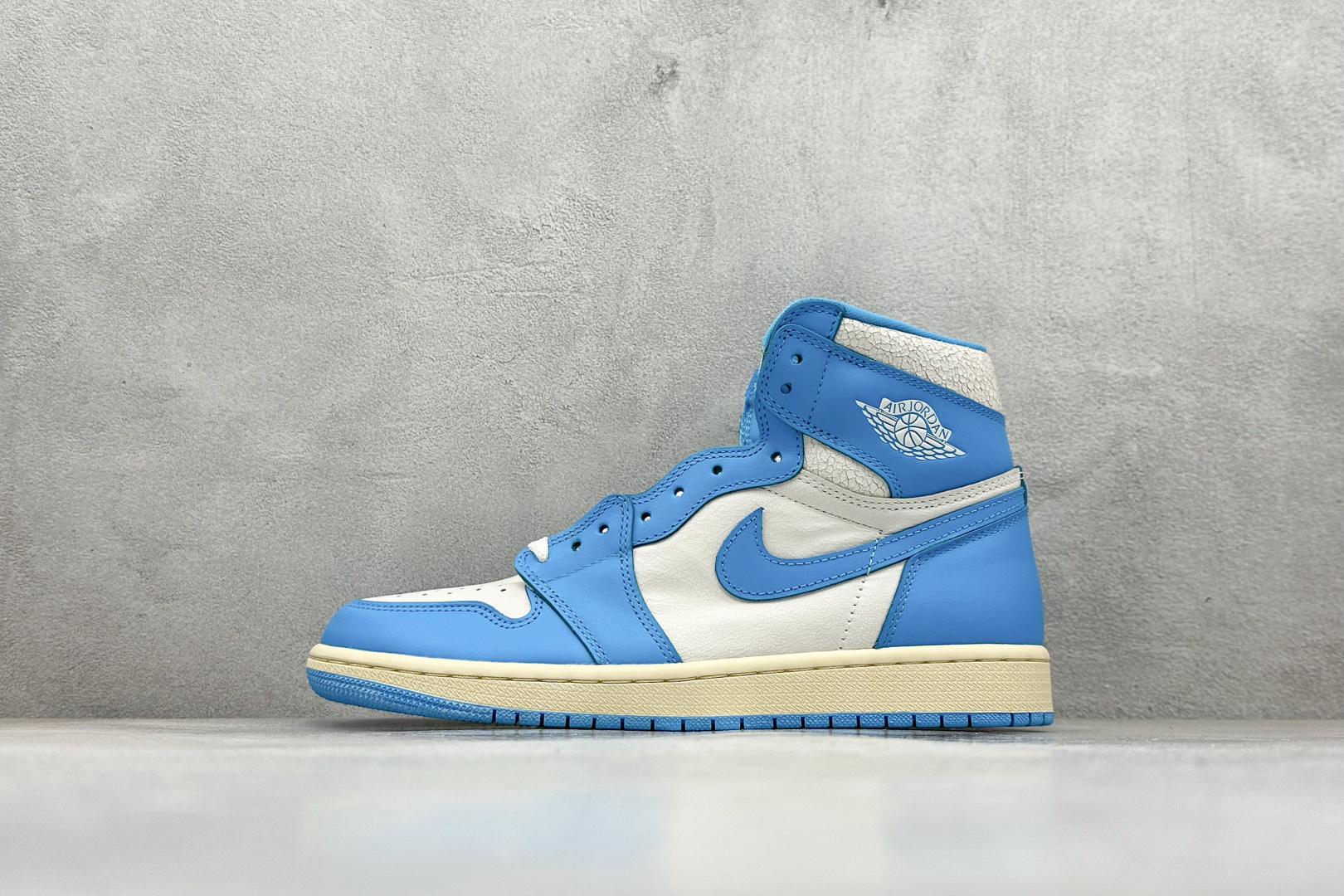 Nike Air Jordan 1