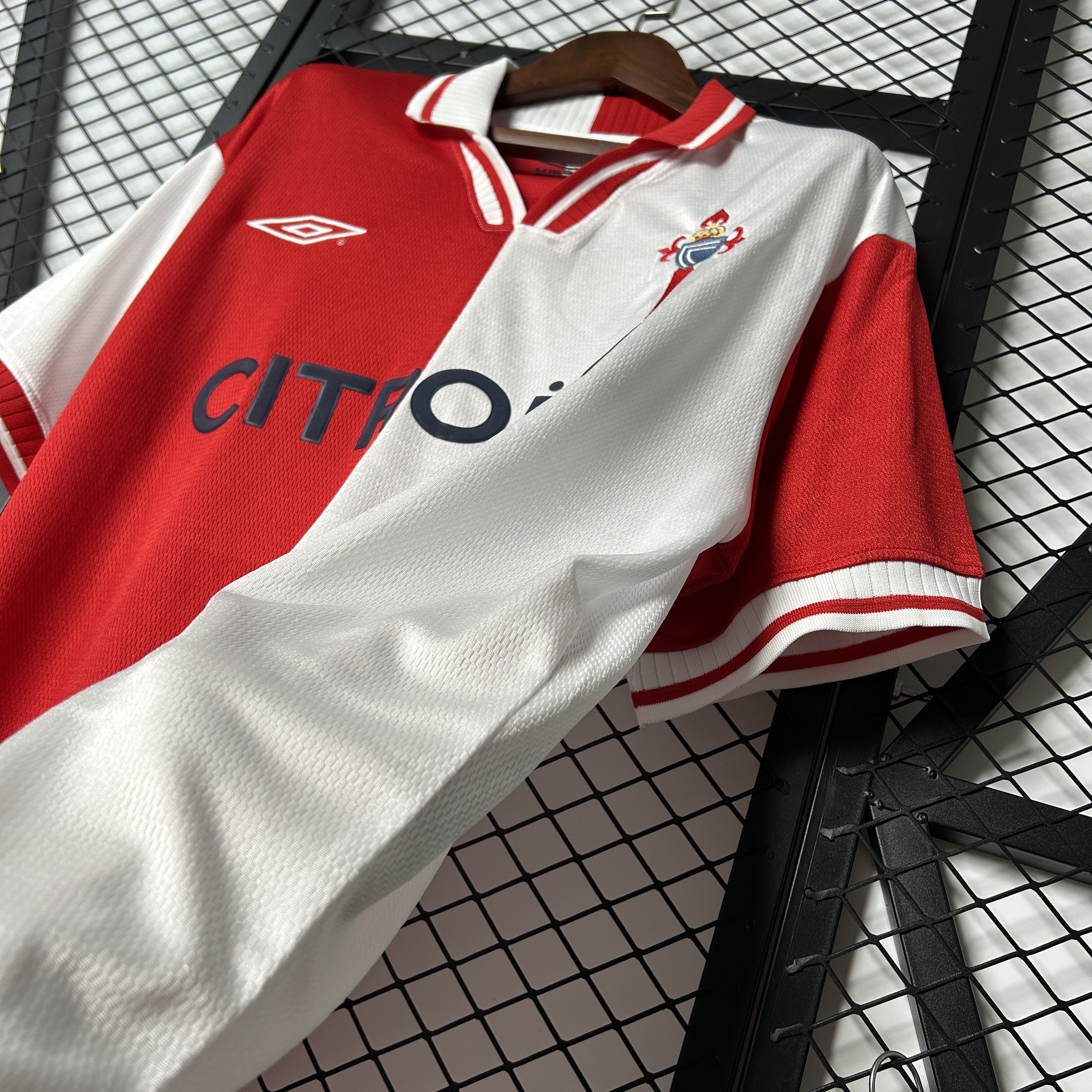 2001/2002 Celta Vigo Away Retro Football Shirt