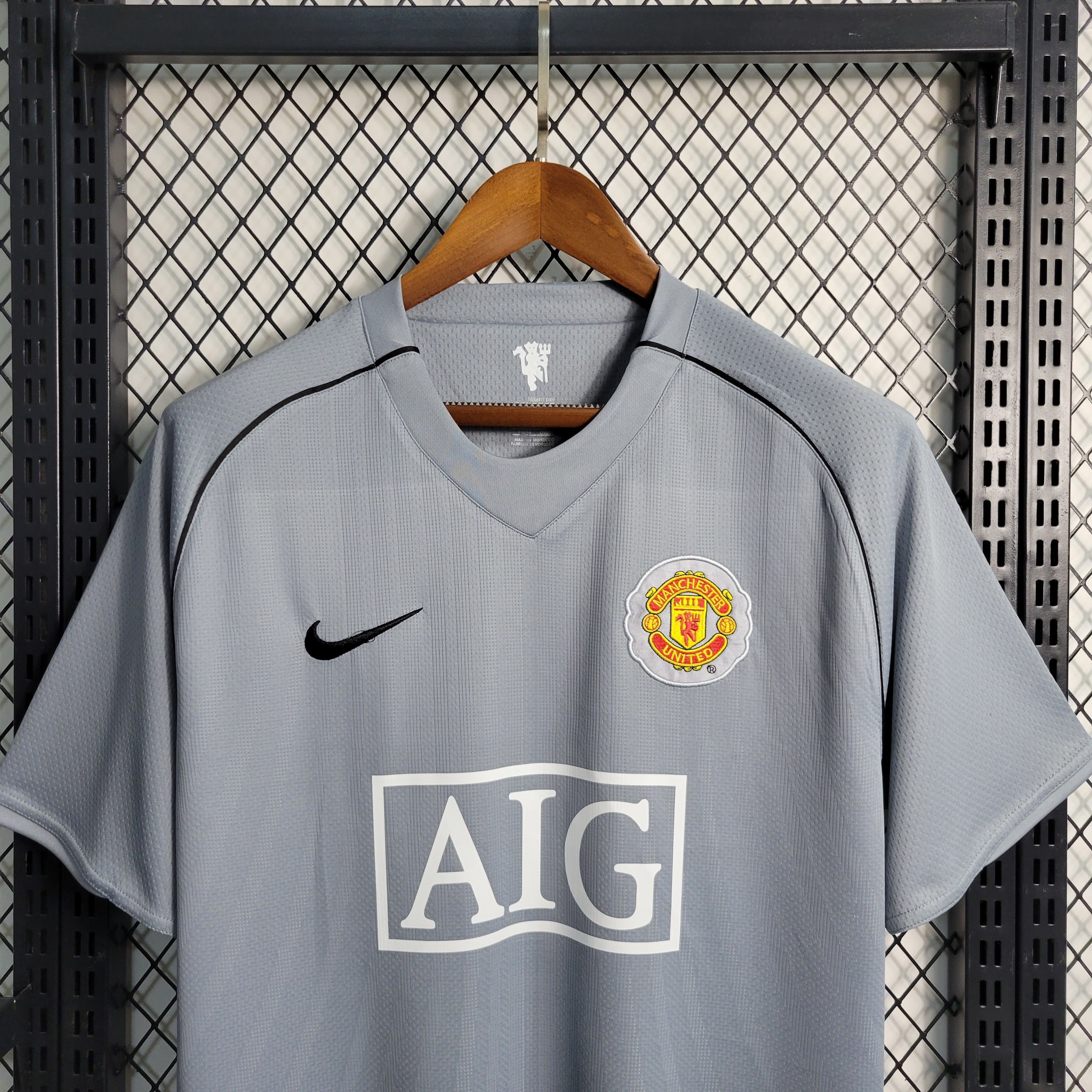 07/08 Manchester United goalkeeper retro football jersey
