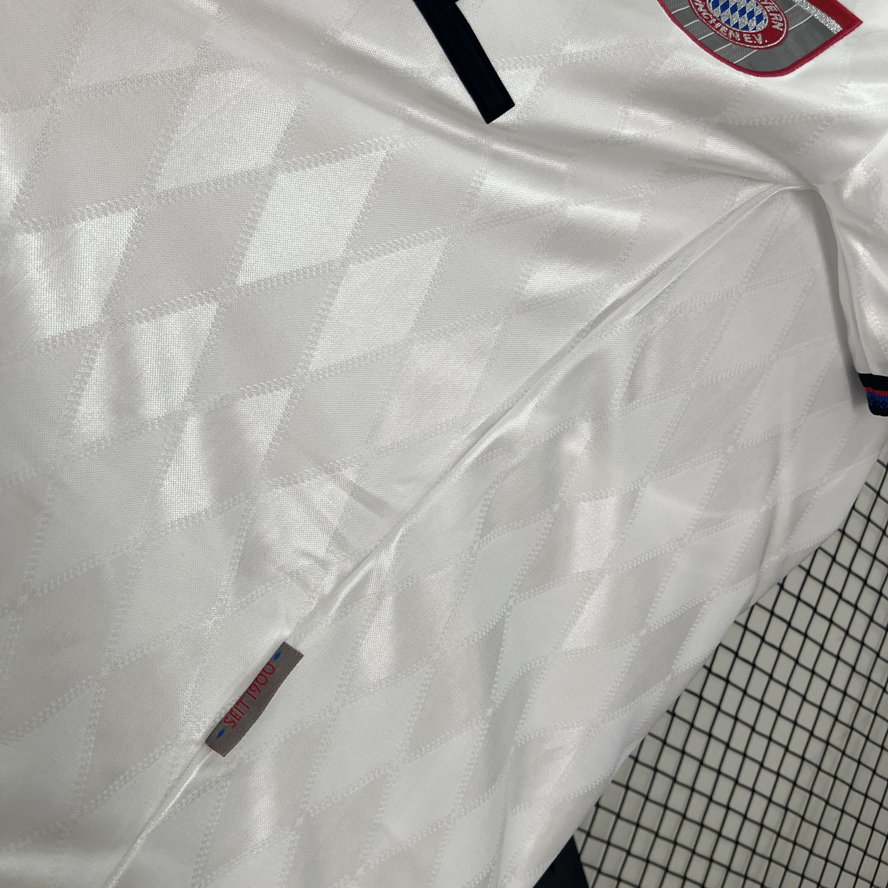 1996/1998 Bayern Munich Away Retro Football Shirt