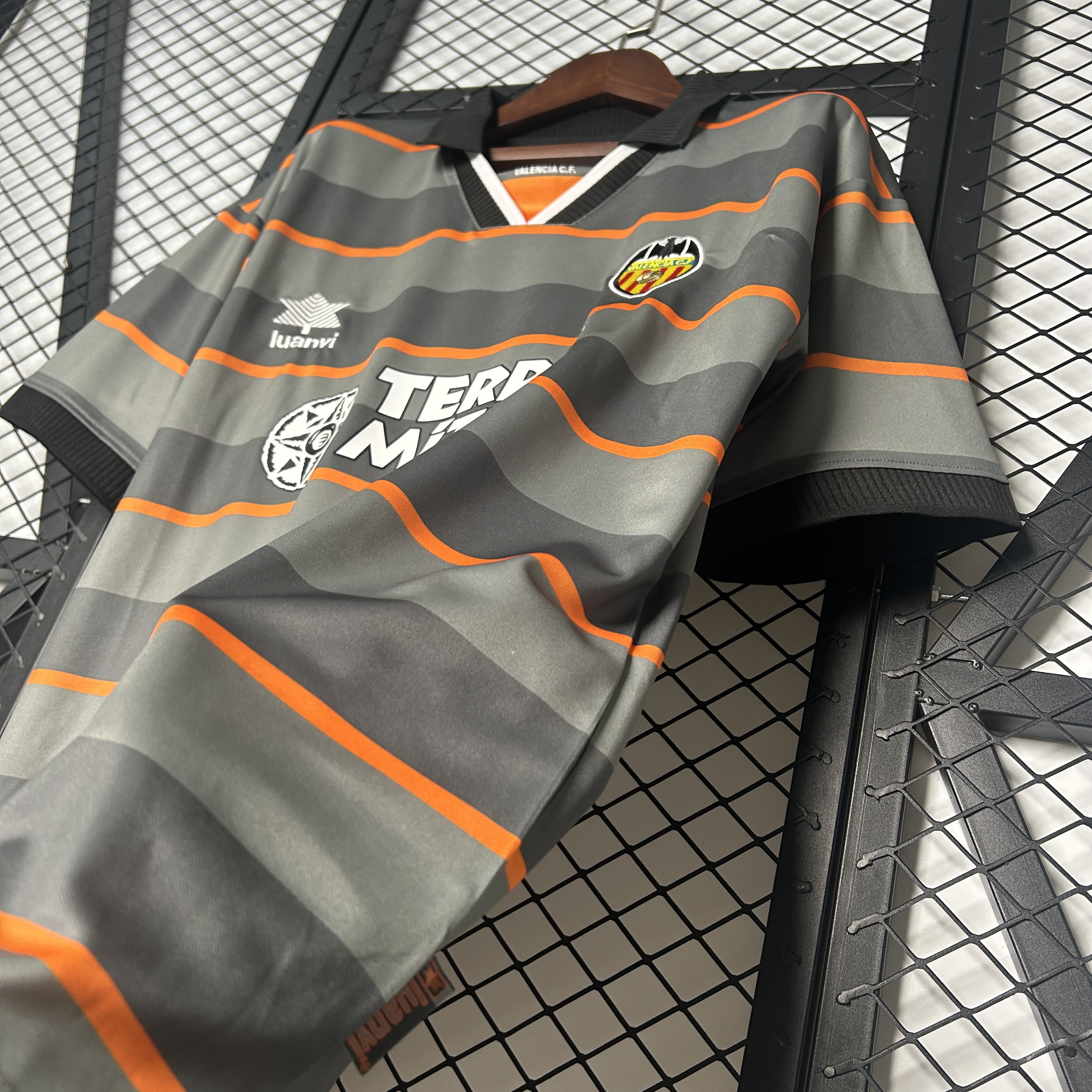 1999/2000 Valencia Third Away Retro Football Shirt