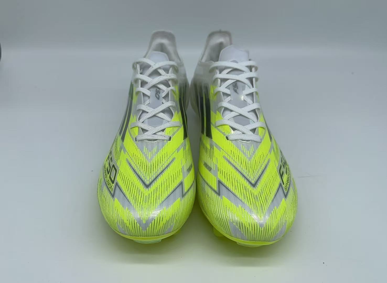 A F50 Low-top Waterproof Football Shoes