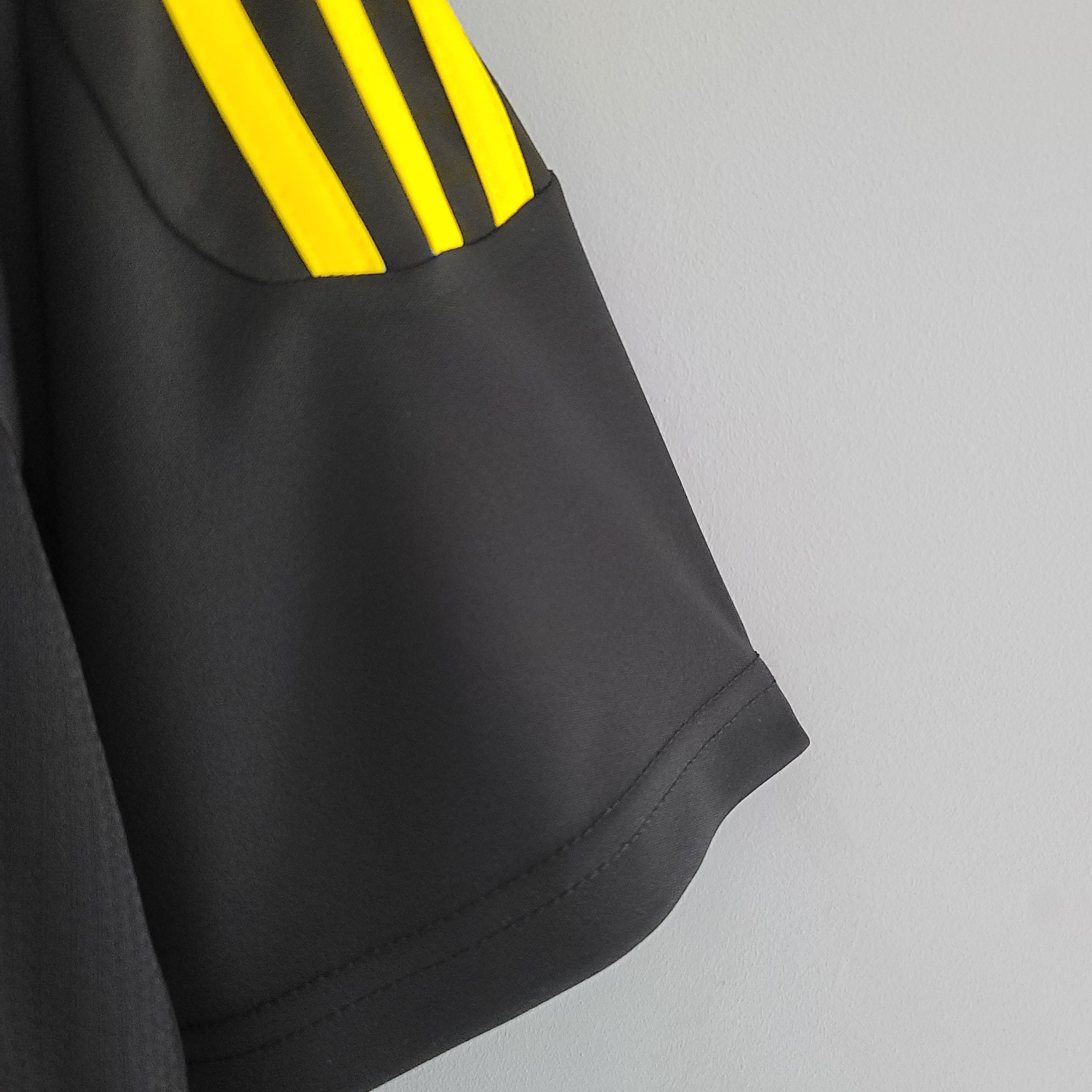 2011/2012 Real Madrid Goalkeeper Retro Football Shirt