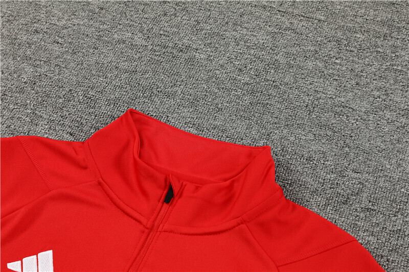 23/24 Manchester United red Half Zip Training Kit (Adult Kids Kit)