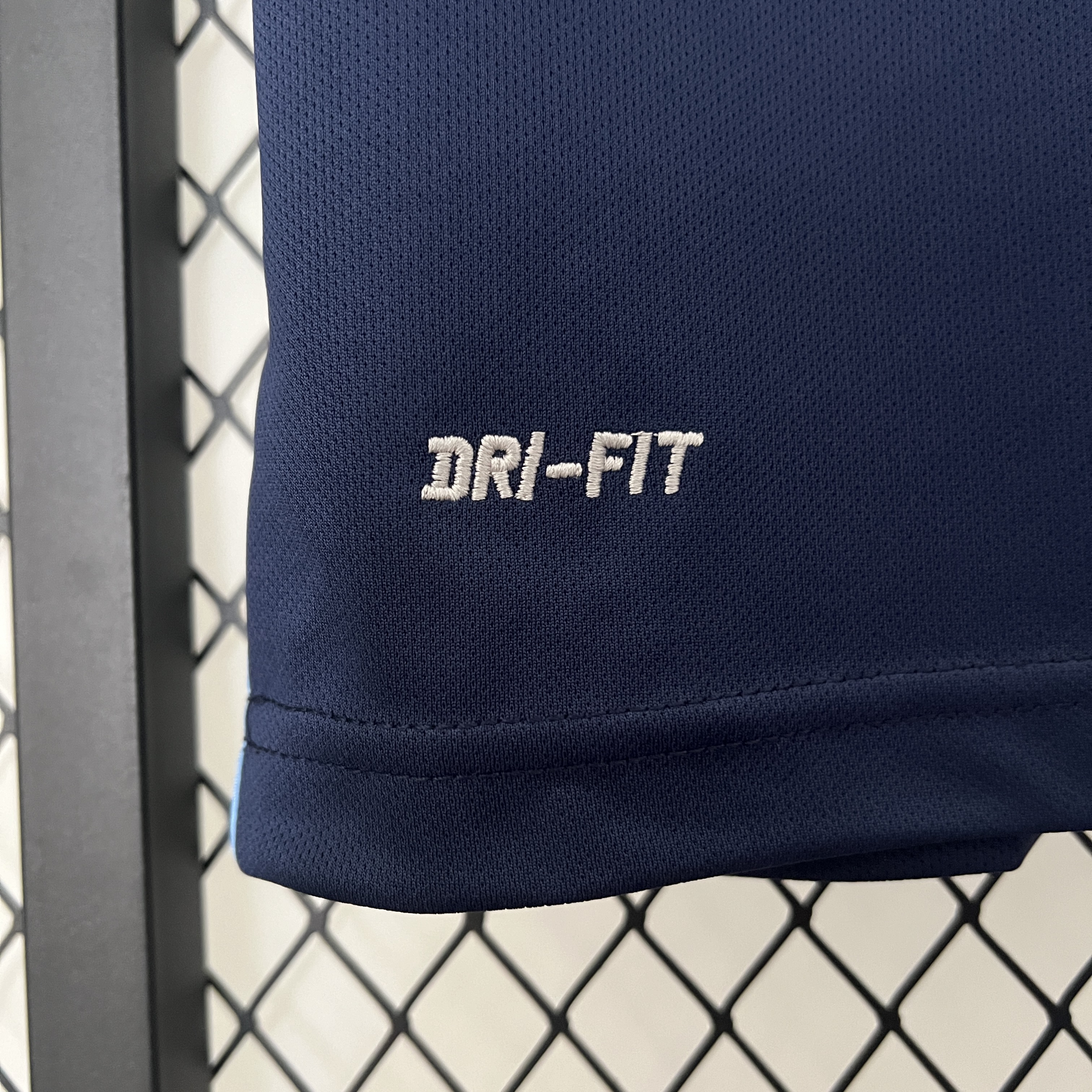 2015/2016 Manchester City Retro Away Football Shirt