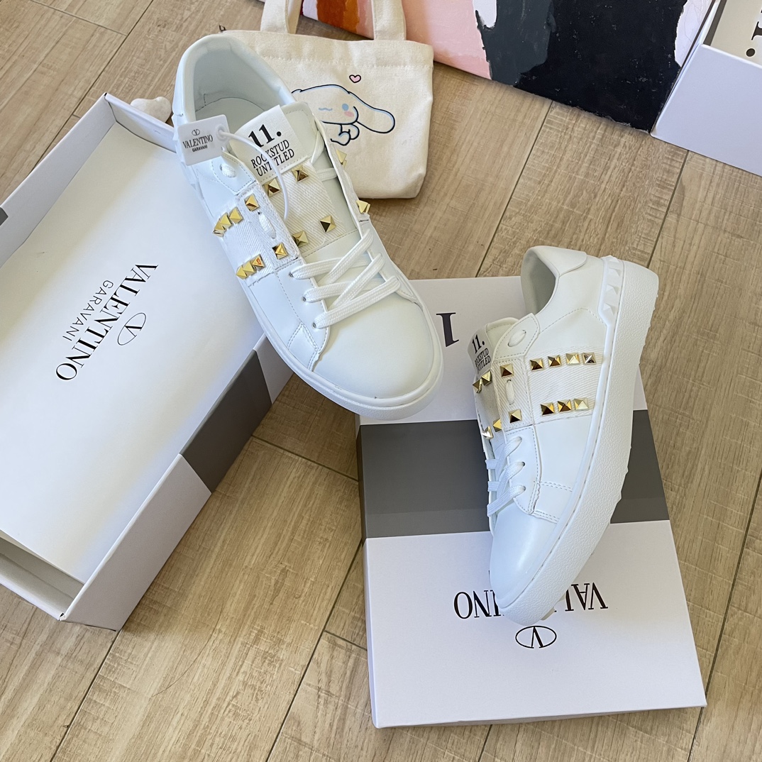 Valentino Garavani Rockstud