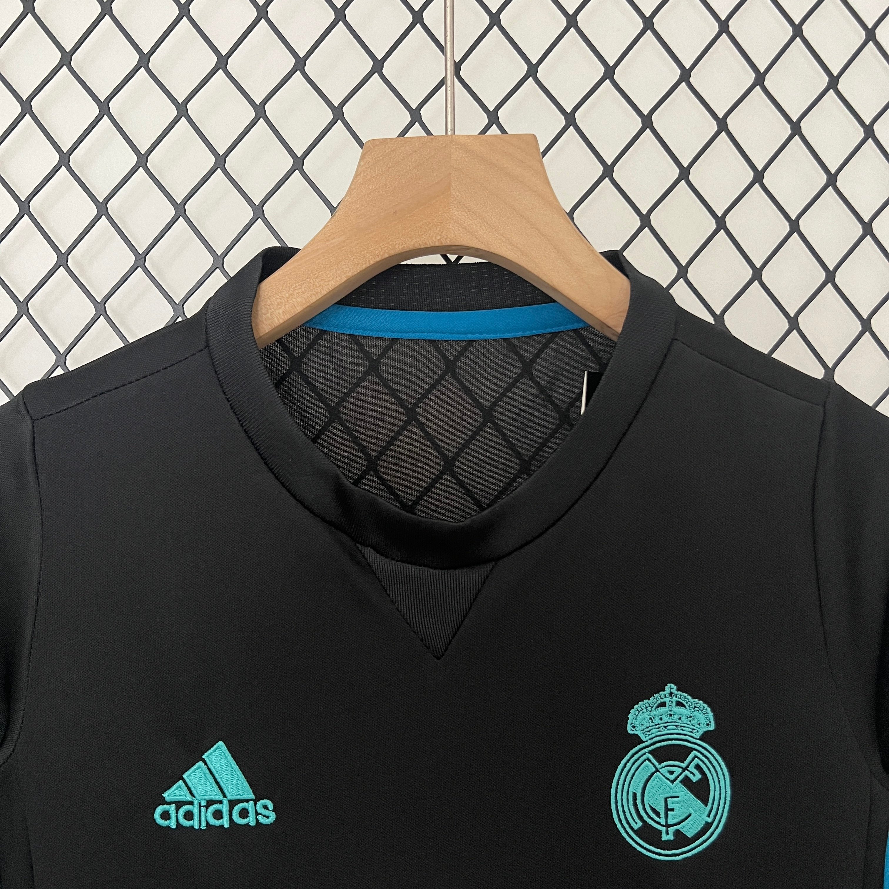 2017/2018 Real Madrid Away Retro Kids Set