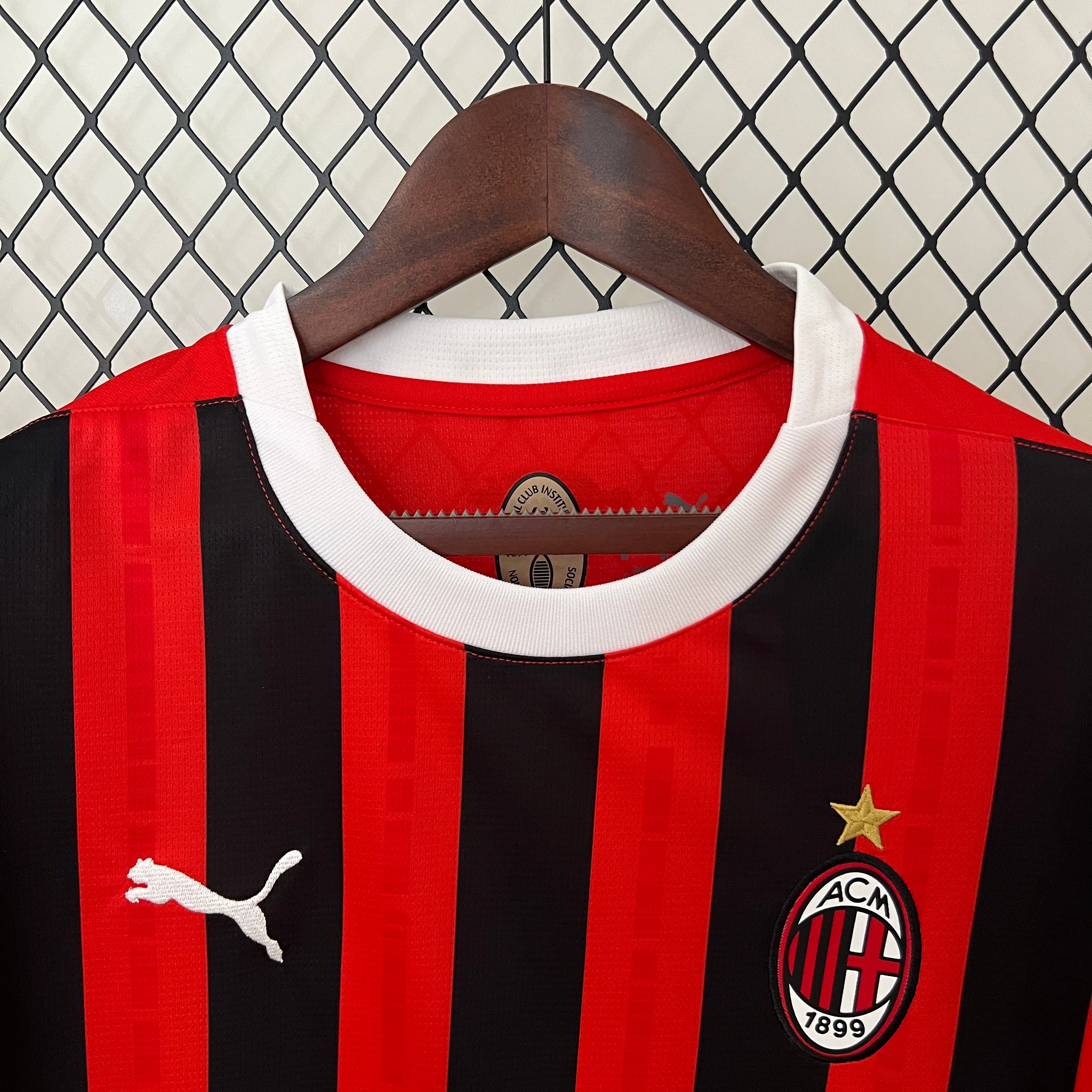 2024/2025 AC Milan Home Football Shirt (Fan Edition)