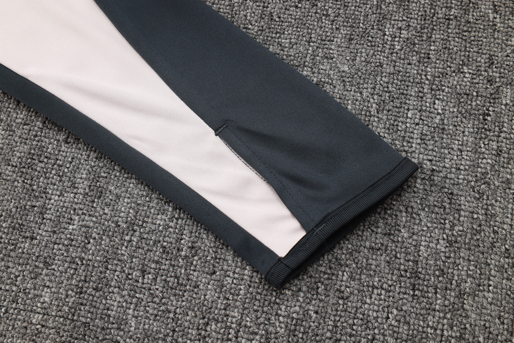 2024/2025 Real Madrid Grey Adult Half Zip Training Kit (Adult Kit)