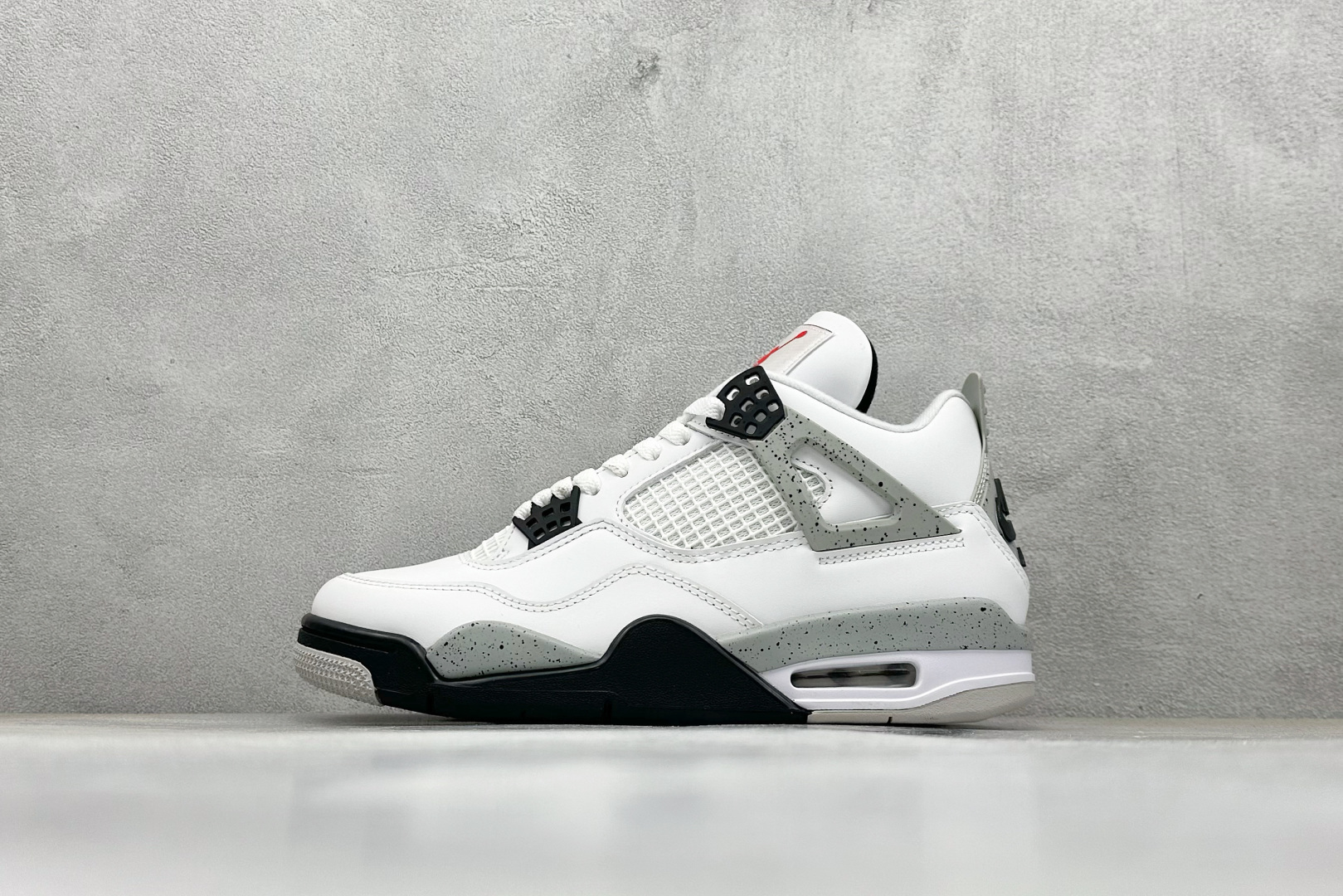 Nike Air Jordan AJ4