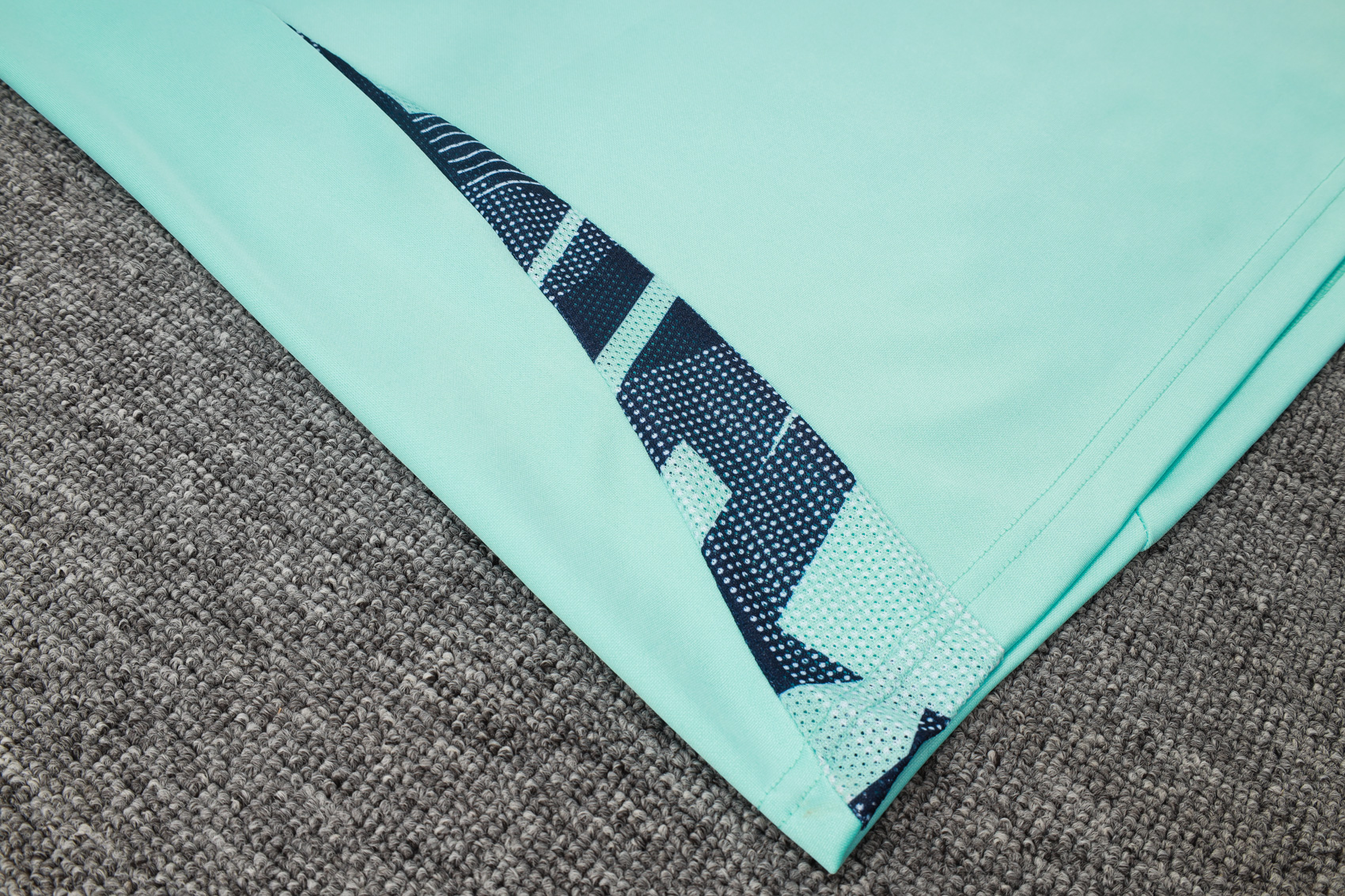 2024/2025 Real Madrid Light Green Adult Half Zip Training Kit (Adult Kit)