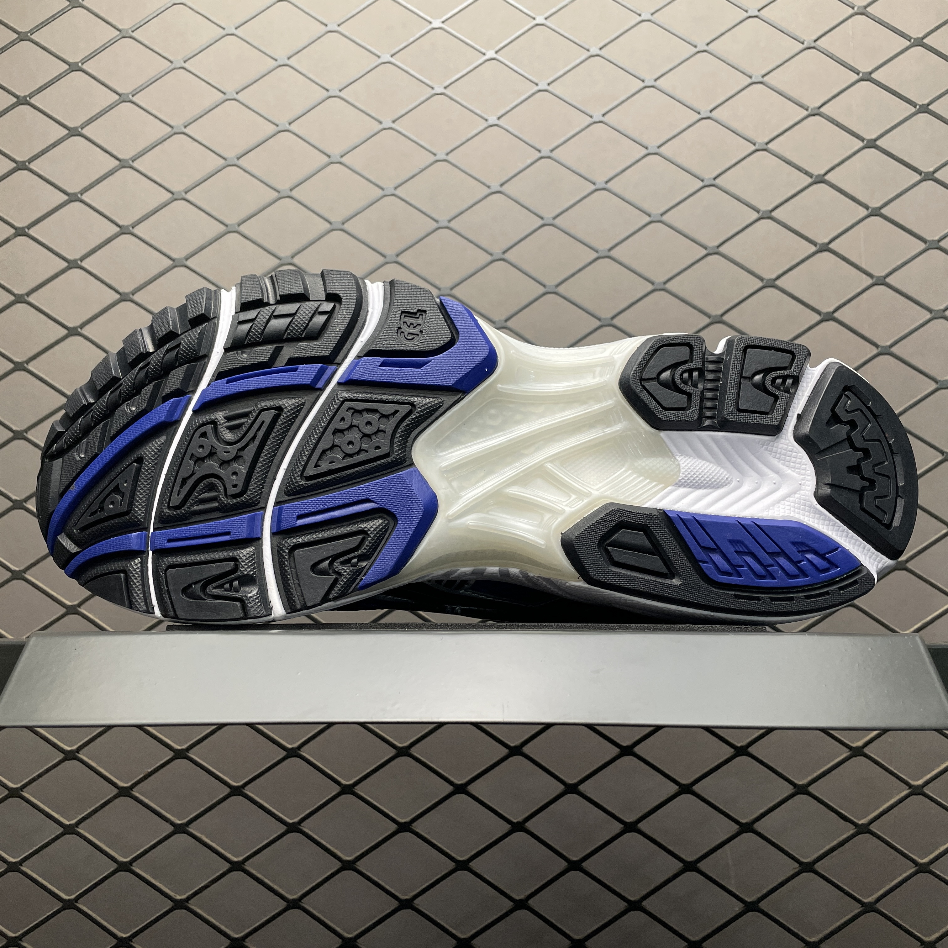 Asics GEL-Kayano 14