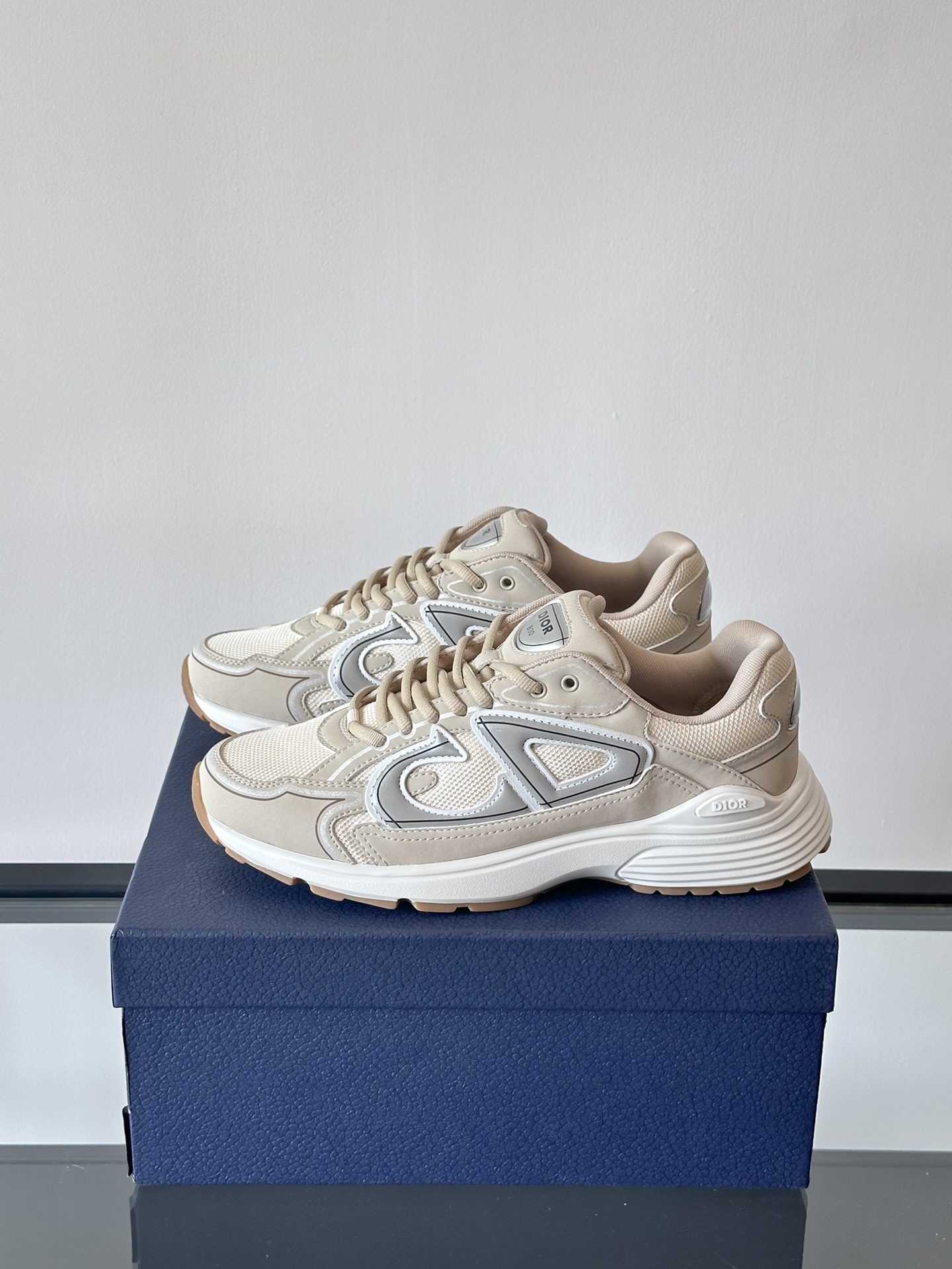 Christian Dior B30