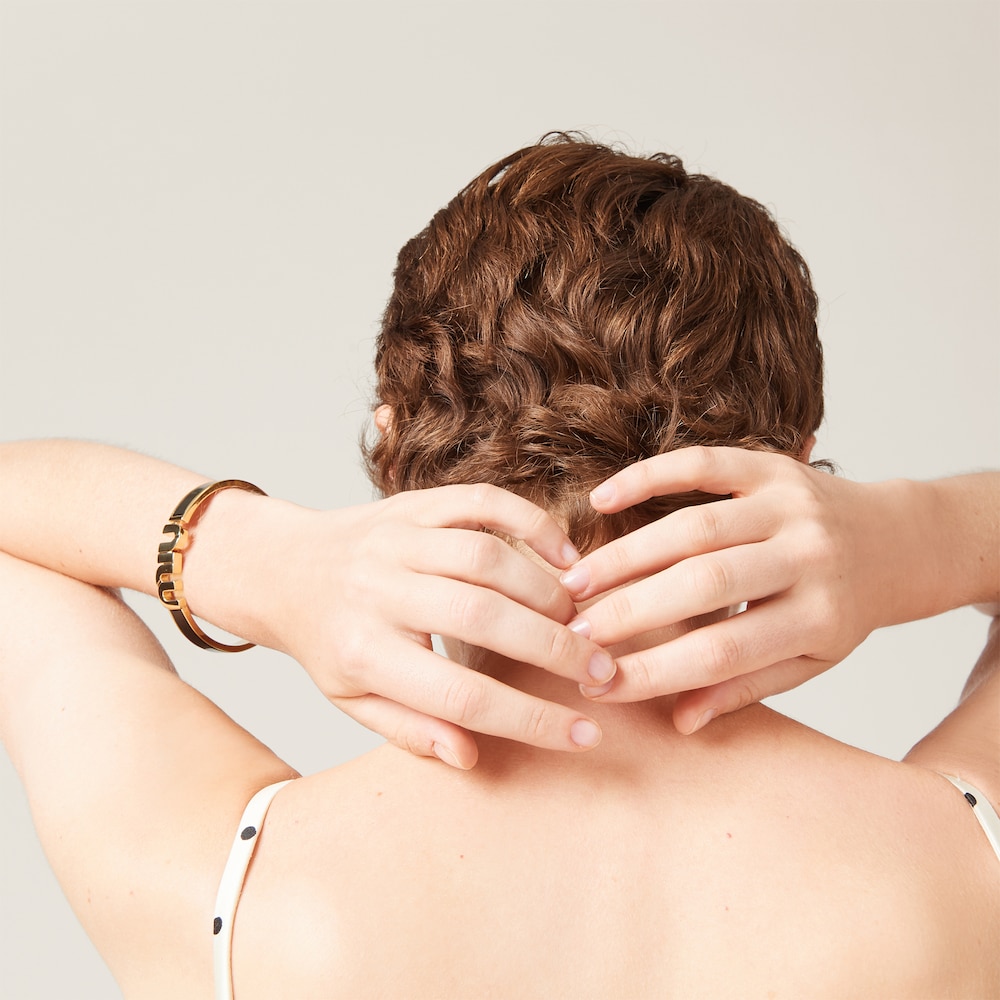 Enameled metal bracelet