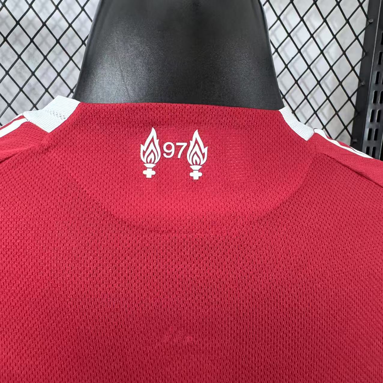 2025/2026 Liverpool Home Football Shirt (Player)