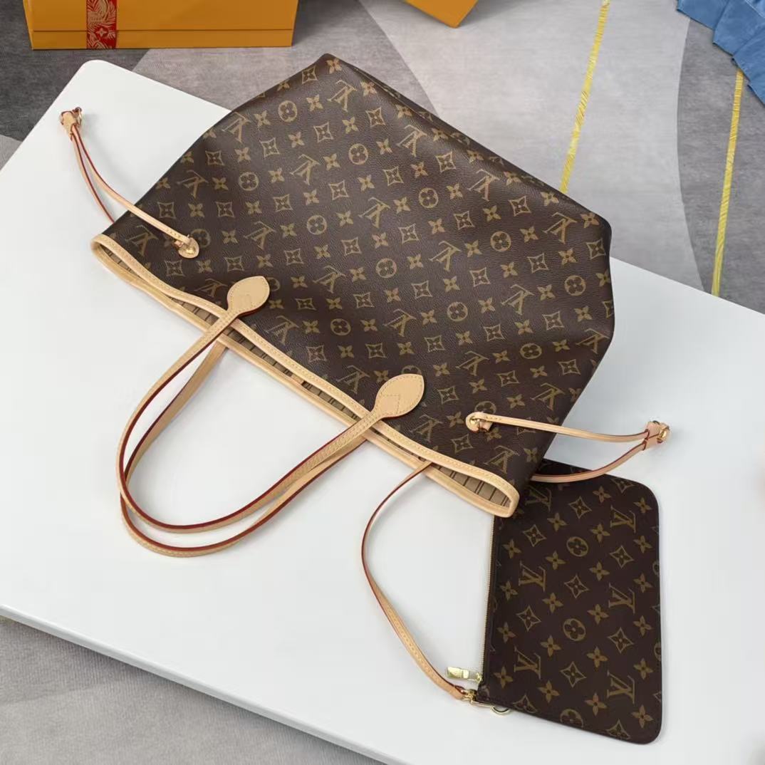 Louis Vuitton Neverfull Bag