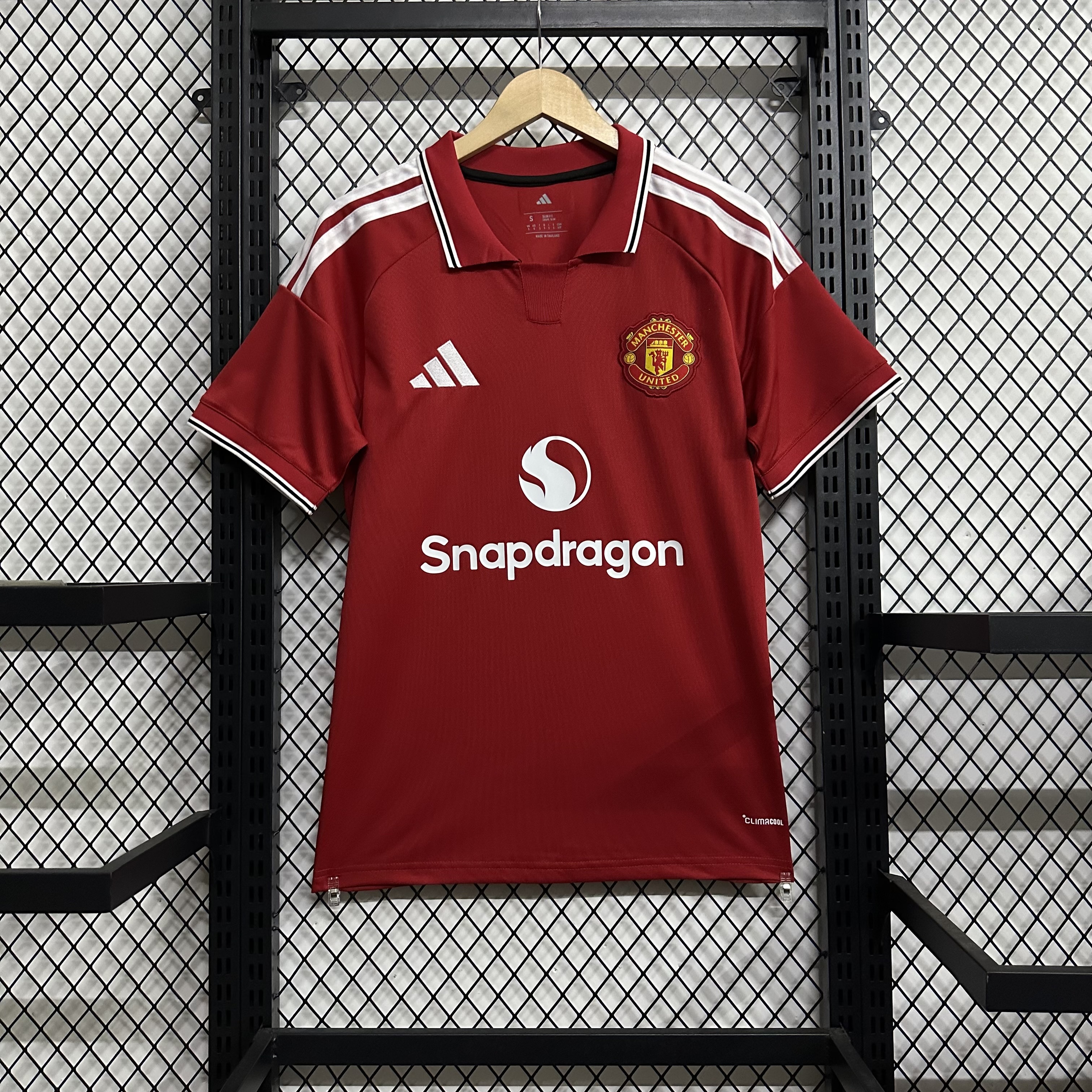 2026/2027 Manchester United home Football Shirt (Fans Edition)