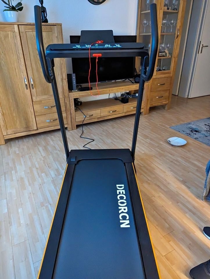 Decorcn Folding Treadmill for Home, 4.5 HP, 20 Incline Levels, 1 km/h-16 km/h