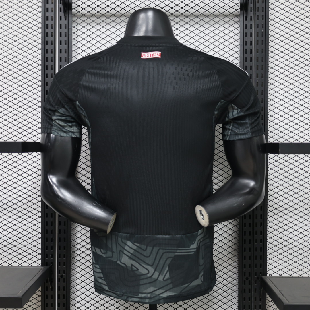 2026/2027 Manchester United Goalkeeper  Football Shirt (Player version)