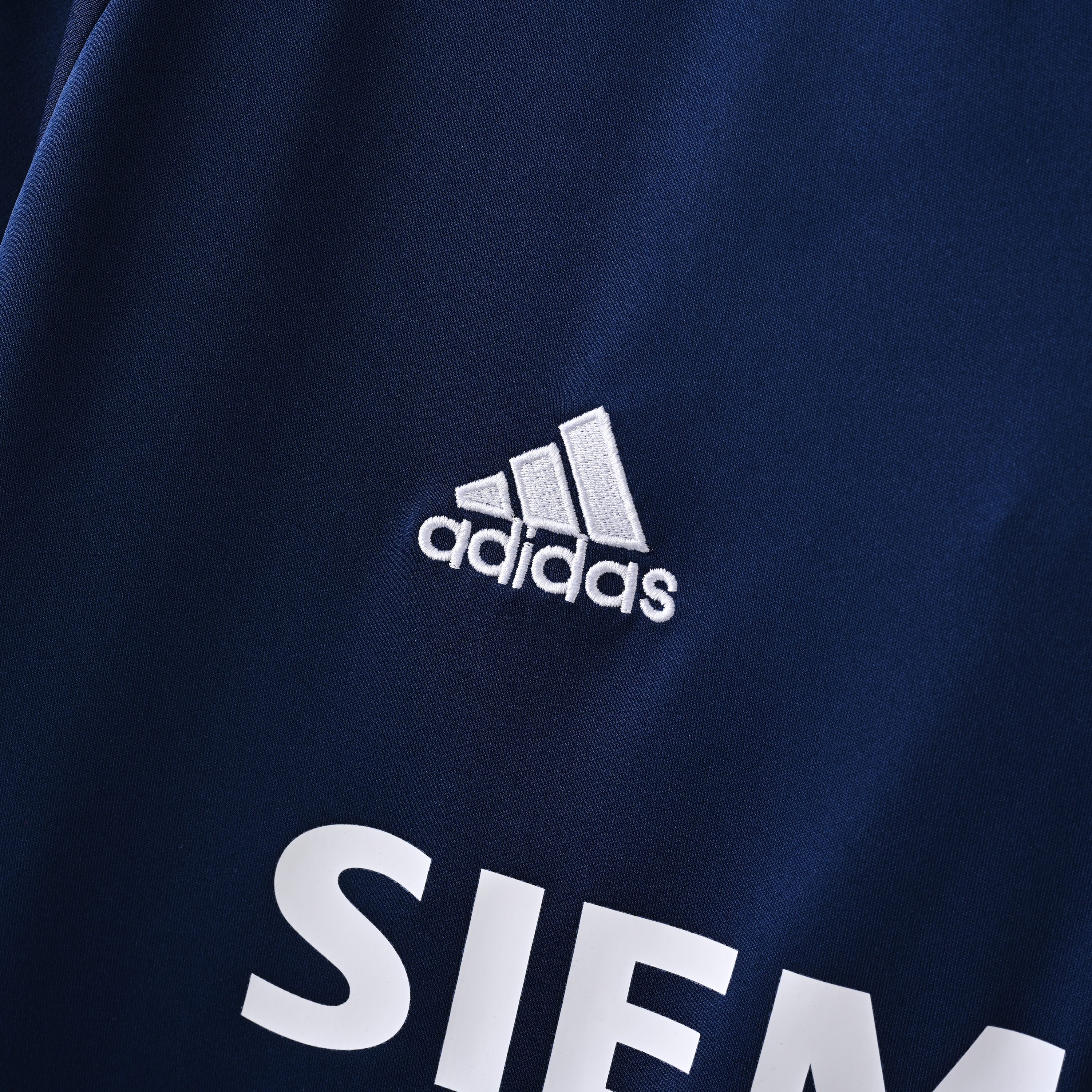 2005/2006 Real Madrid Away Retro Football Shirt