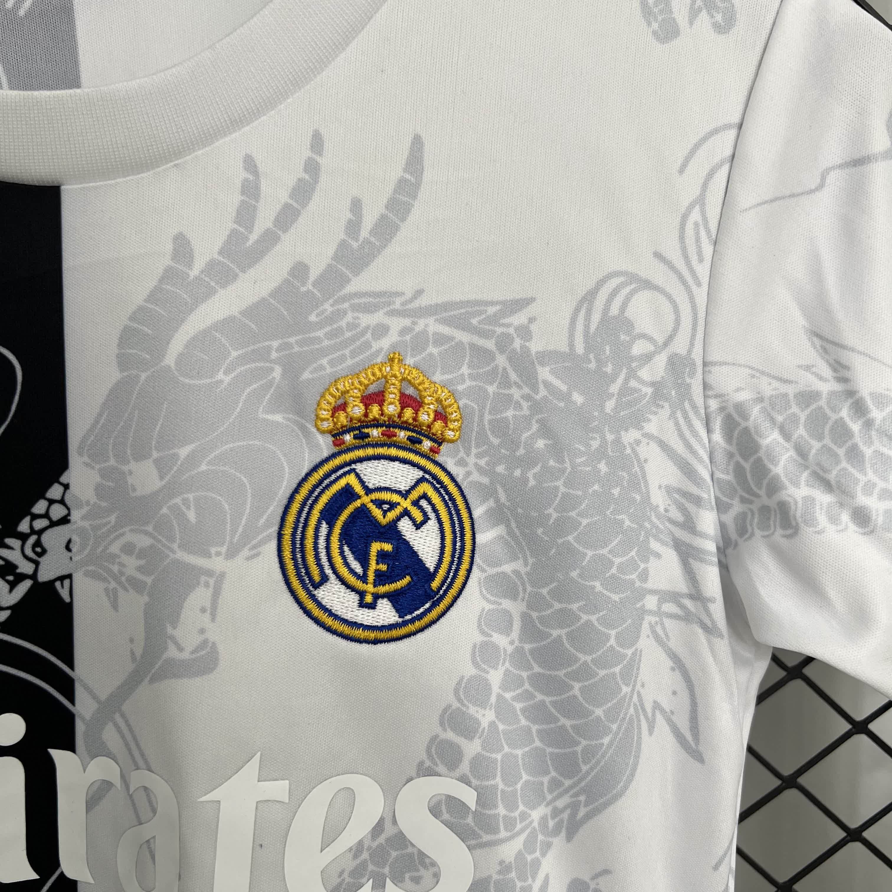 2025/2026 Real Madrid Special Edition Kids Kit (Kids Kit socks)