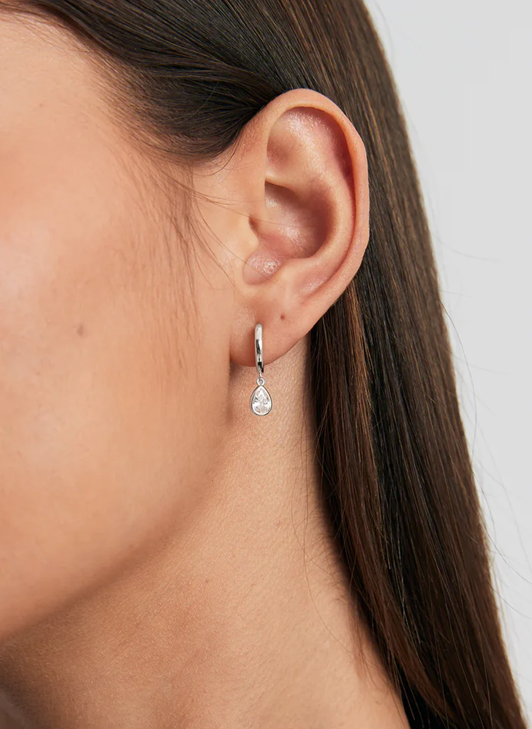 Solitaire Teardrop Sapphire Drops