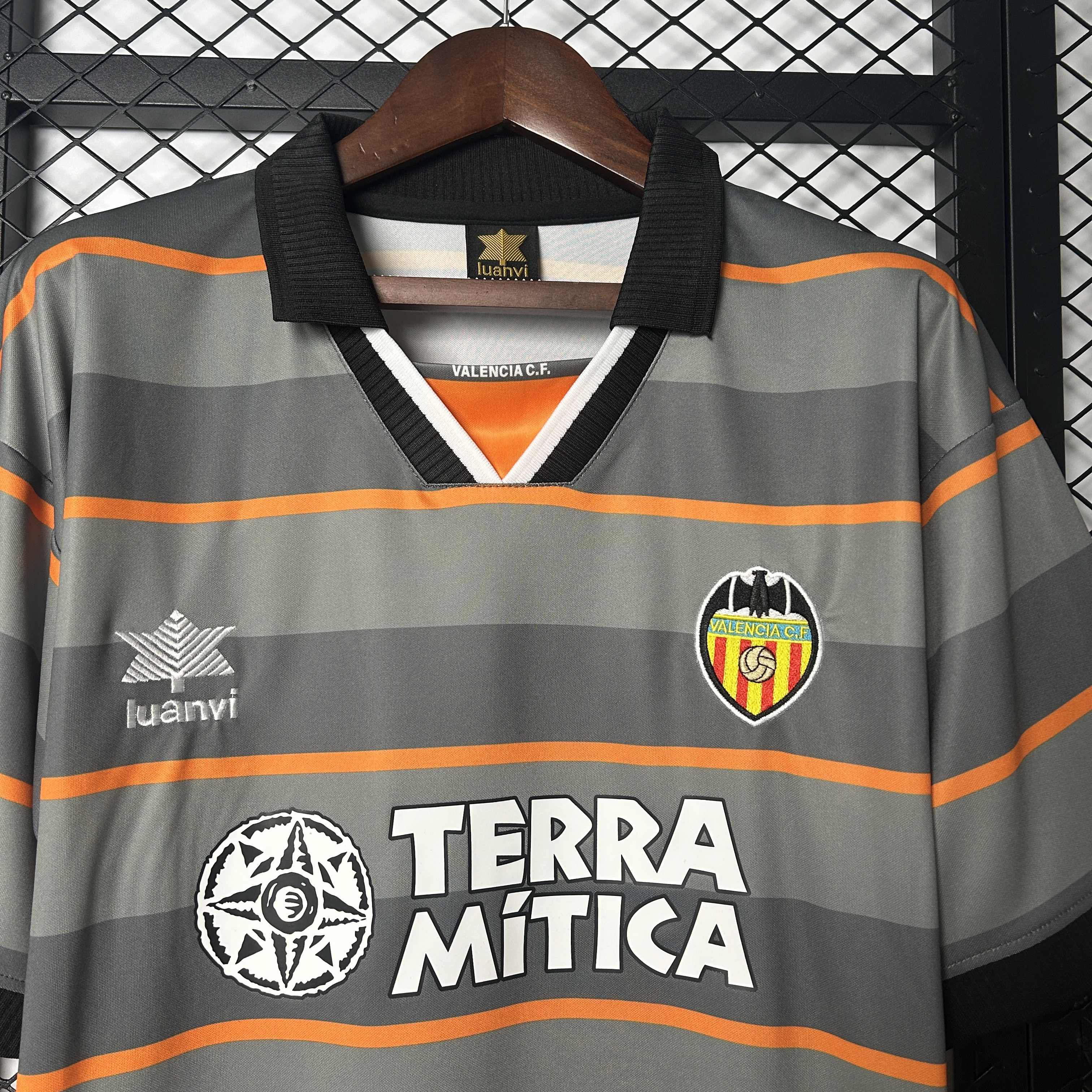 1999/2000 Valencia Third Away Retro Football Shirt