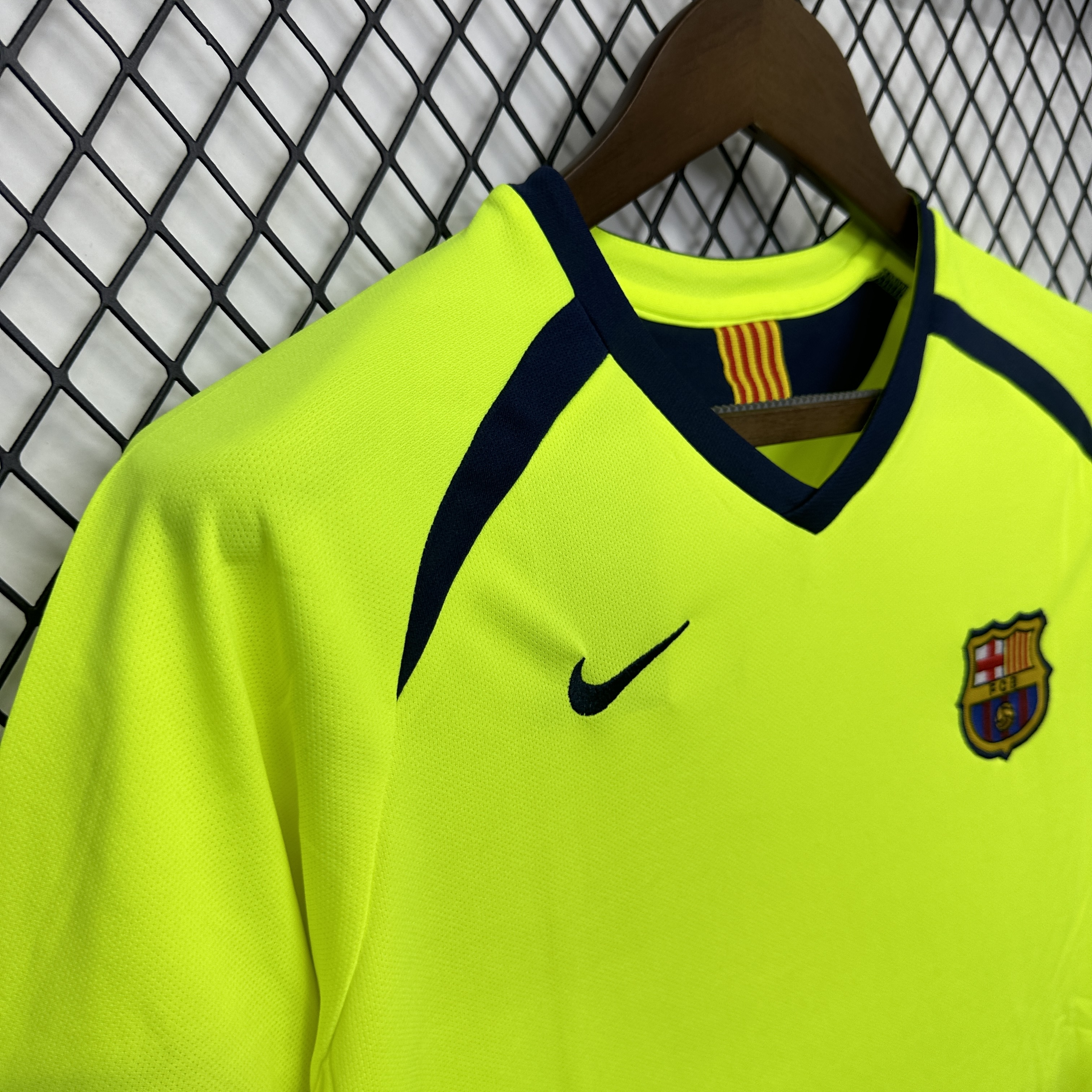 2005/2006 Barcelona Retro Away Kids Kit(Kids Kit)