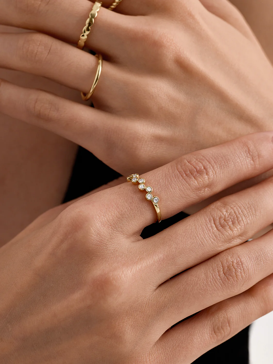 Bezel Sapphire Zig-Zag Ring