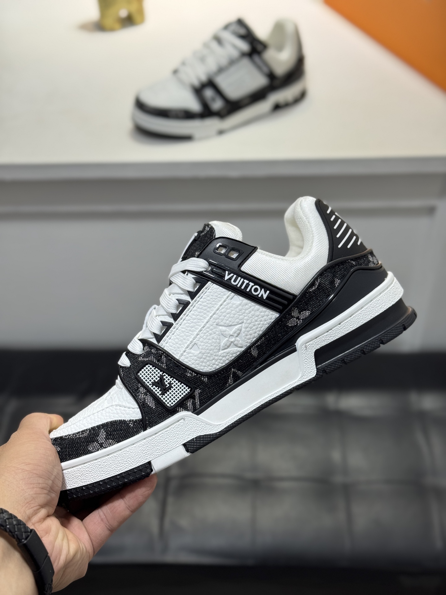 LV Louis vuitton Trainer Sneaker Low Virgil Abloh Monogram