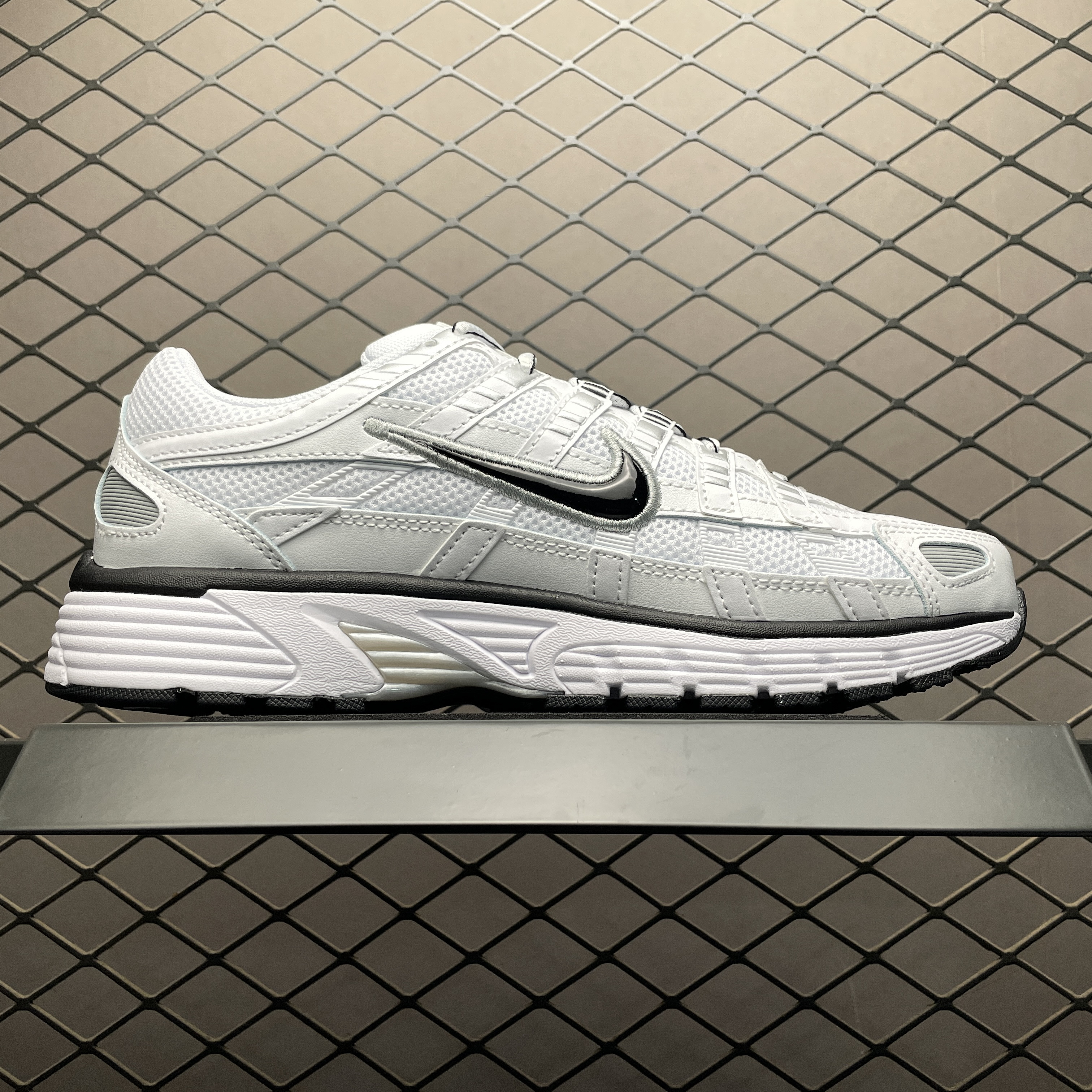Nike P-6000