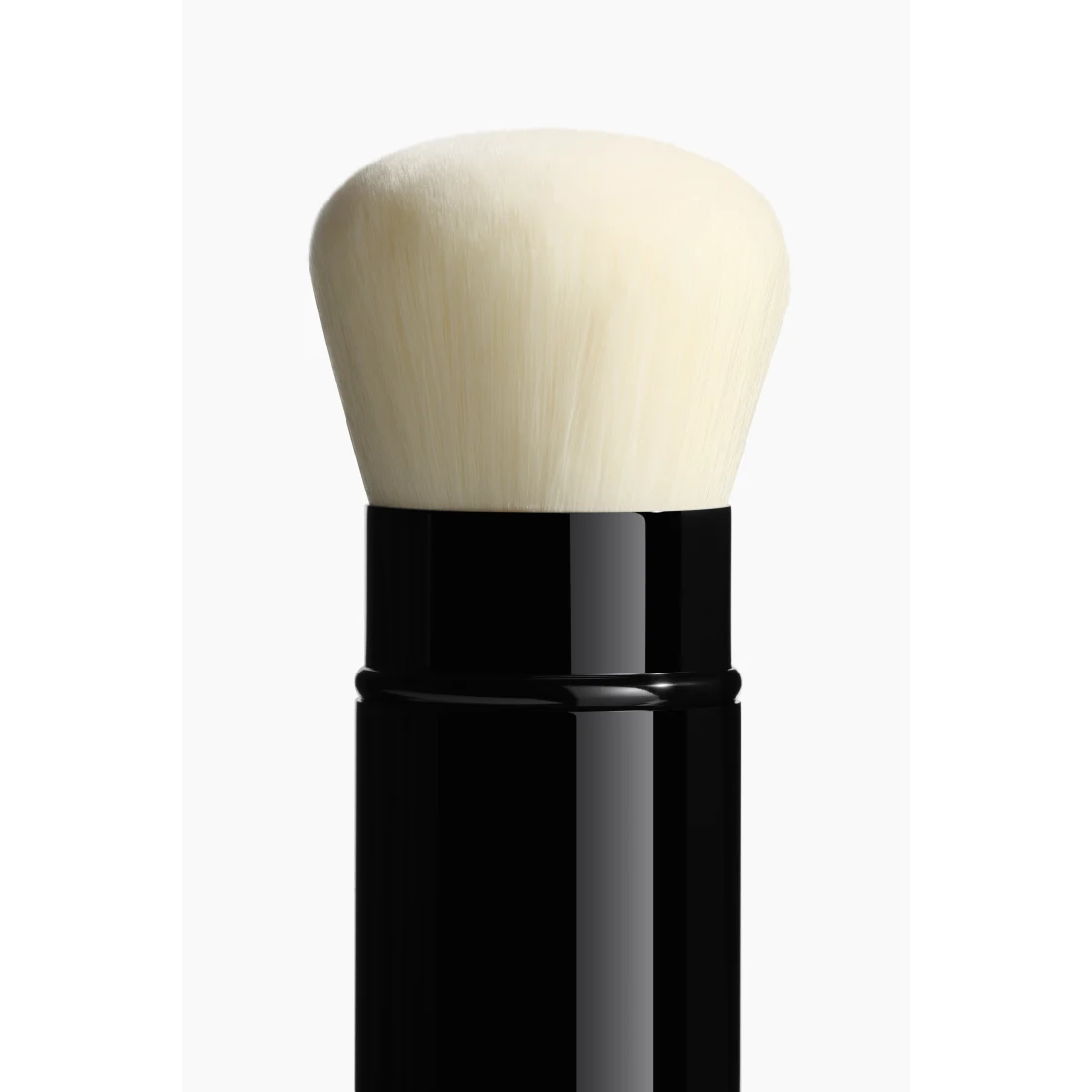 Chanel LES PINCEAUX DE CHANEL Retractable Kabuki Brush N°108