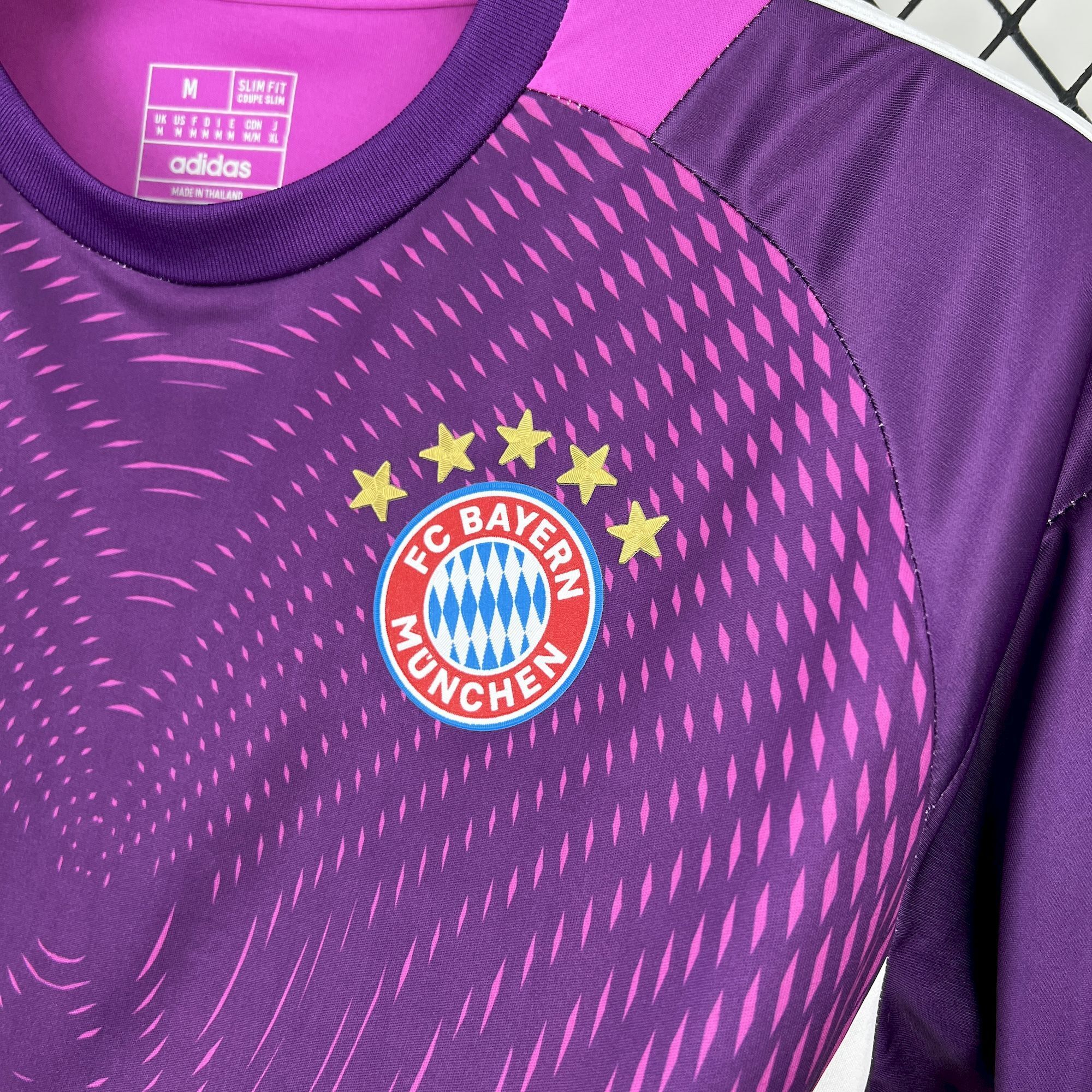 2025/2026 Bayern Munich Goalkeeper Football Jersey (Fan Edition)