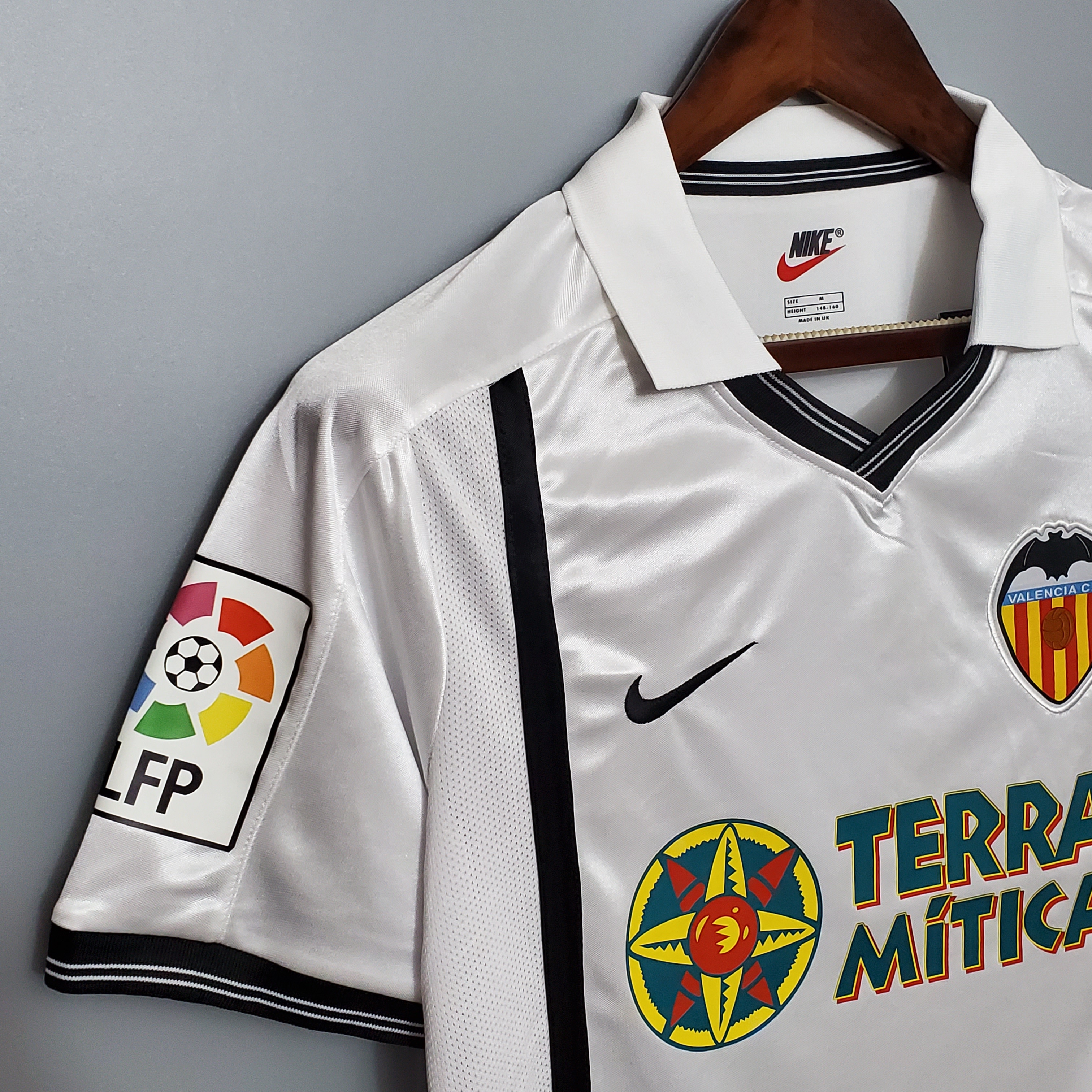 2001 Valencia Home Retro Football Shirt
