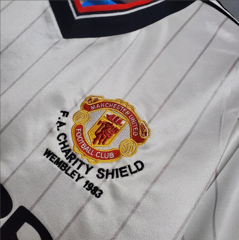 1983 Manchester United Away retro football jersey