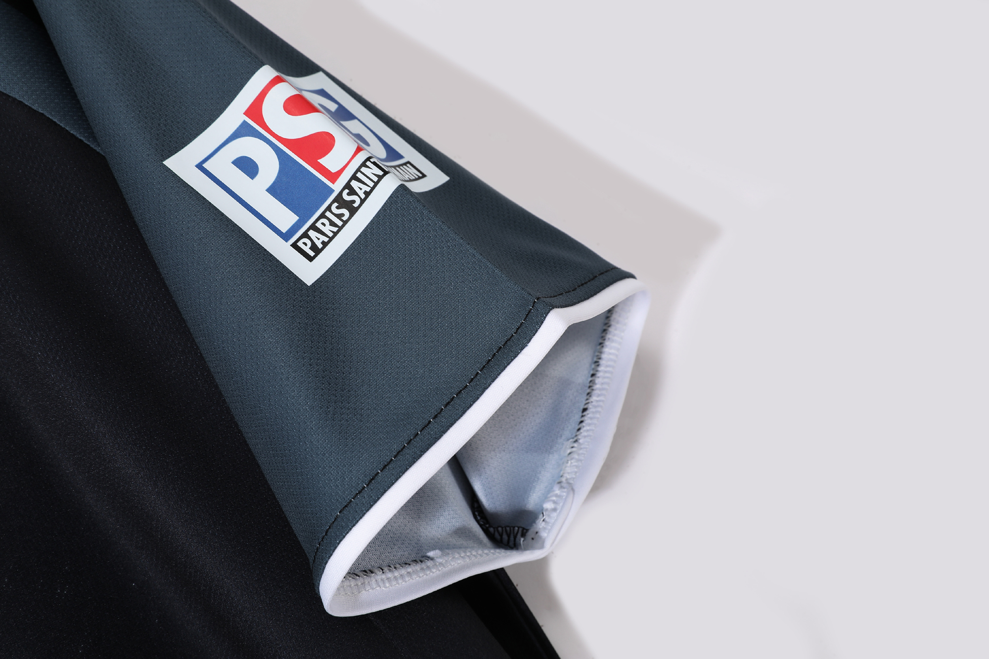 2001/2002 Paris Saint-Germain Second Away Retro Football Shirt