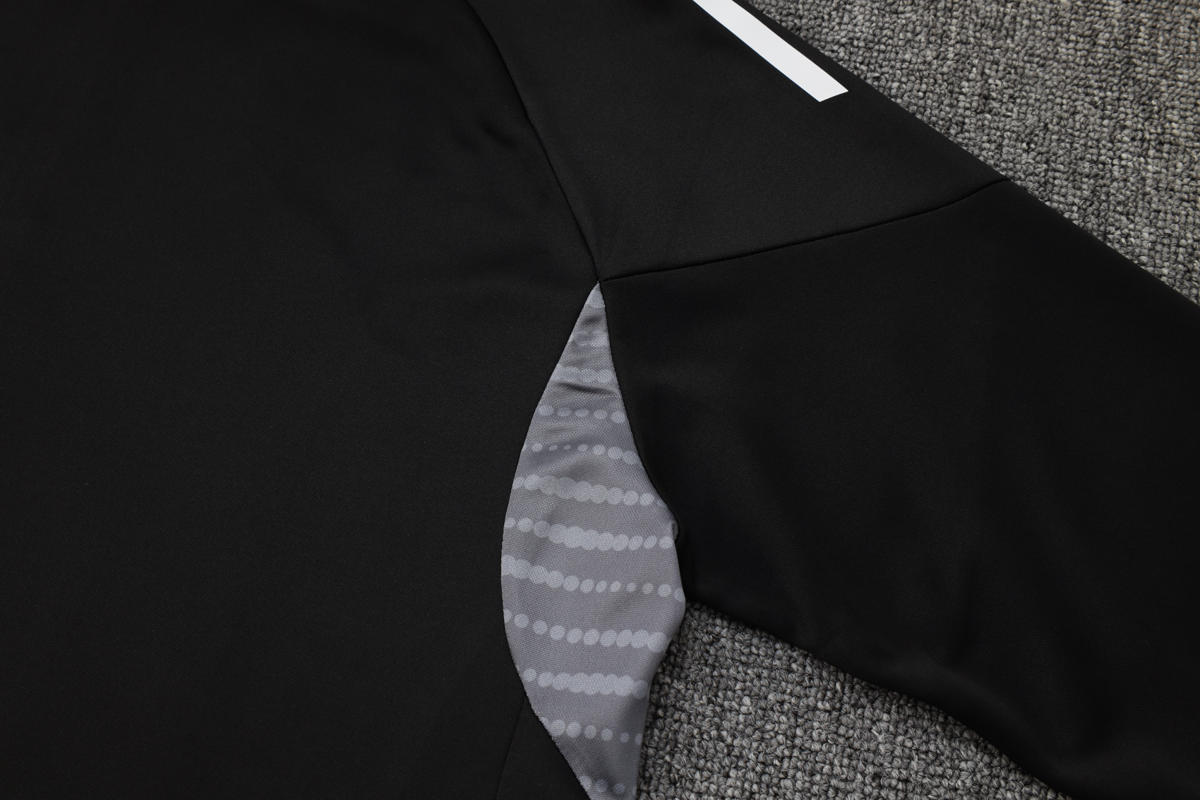 2024/2025 Real Madrid Black Adult Half Zip Training Kit (Adult Kit)