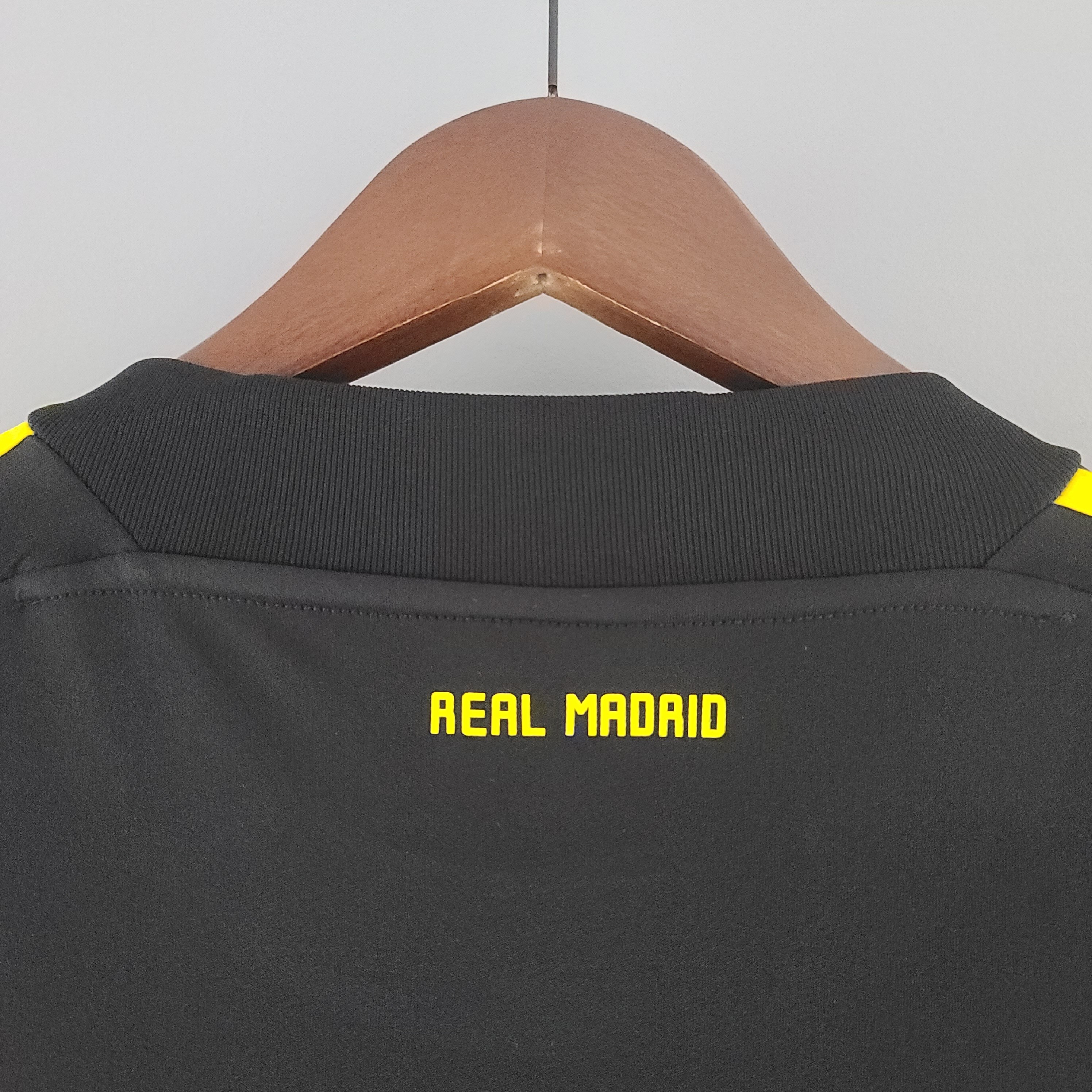 2011/2012 Real Madrid Goalkeeper Retro Football Shirt