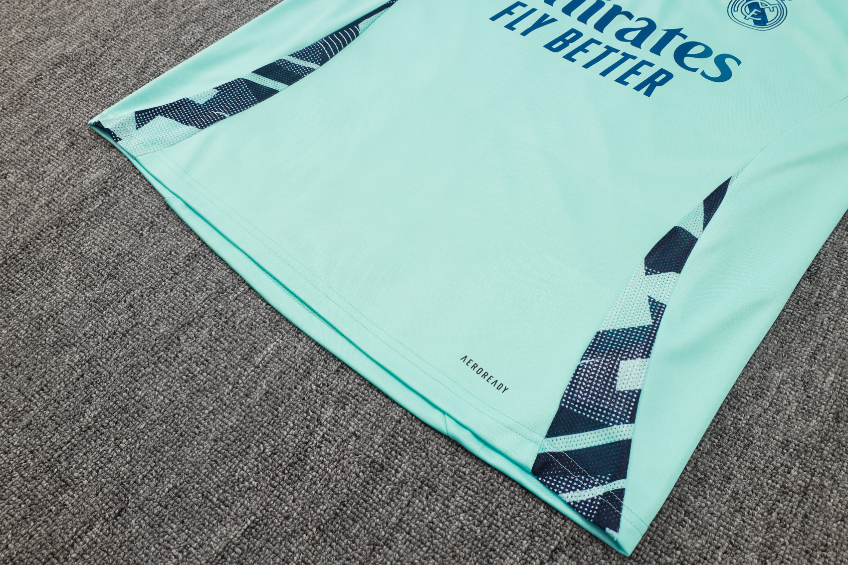 2024/2025 Real Madrid Light Green Adult Half Zip Training Kit (Adult Kit)