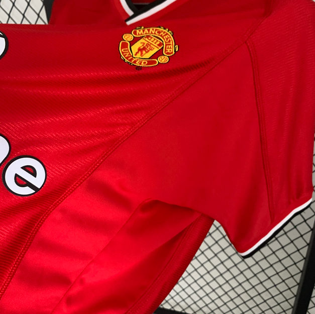 00/02 Manchester United  Home  Retro football  soccer  jersey