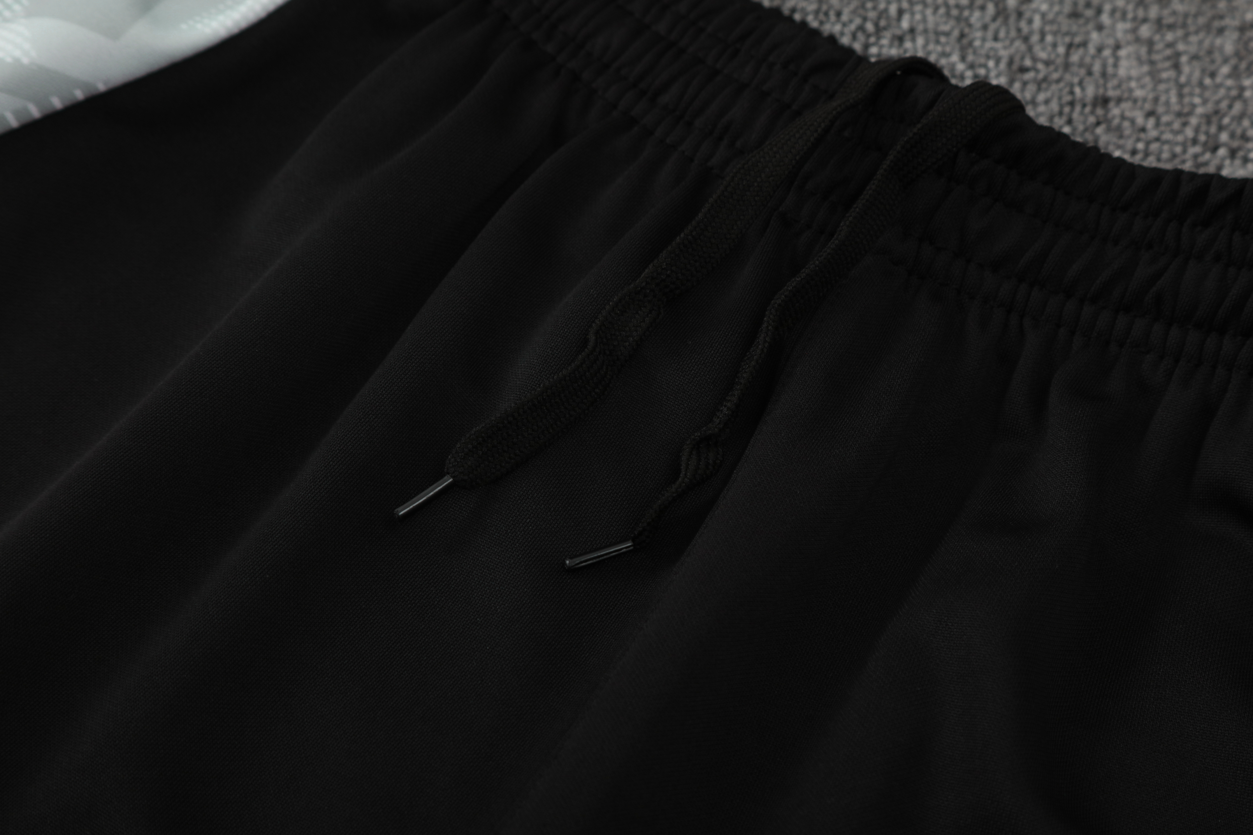 2025/2026 Real Madrid Adult Long Sleeve Hood Kit