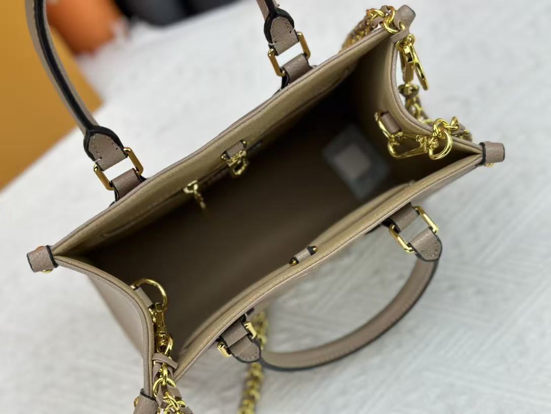 Louis Vuitton Onthego Tote Bag