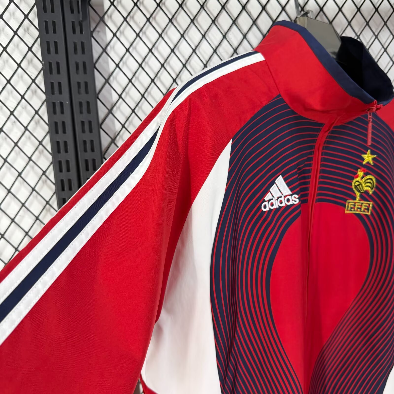 05/06 France Retro Windbreaker -  red