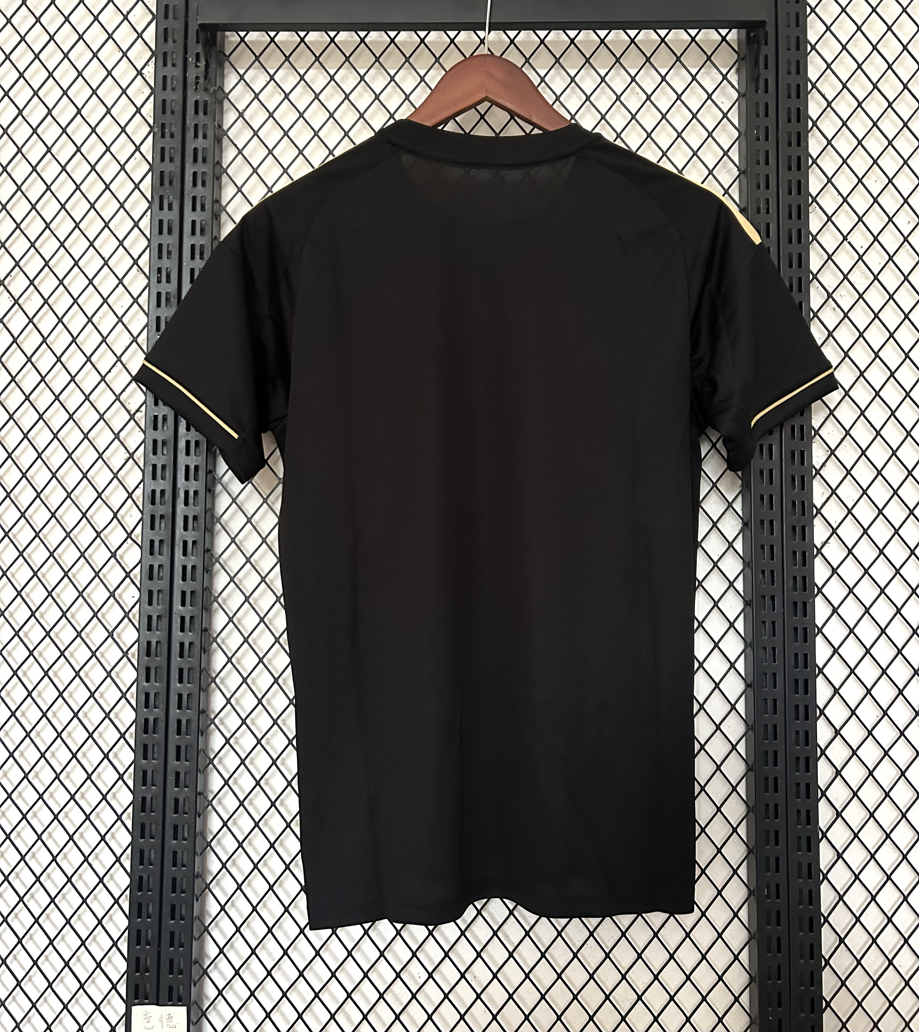 2025/2026 Liverpool FC Black and Gold Jersey (Fans)